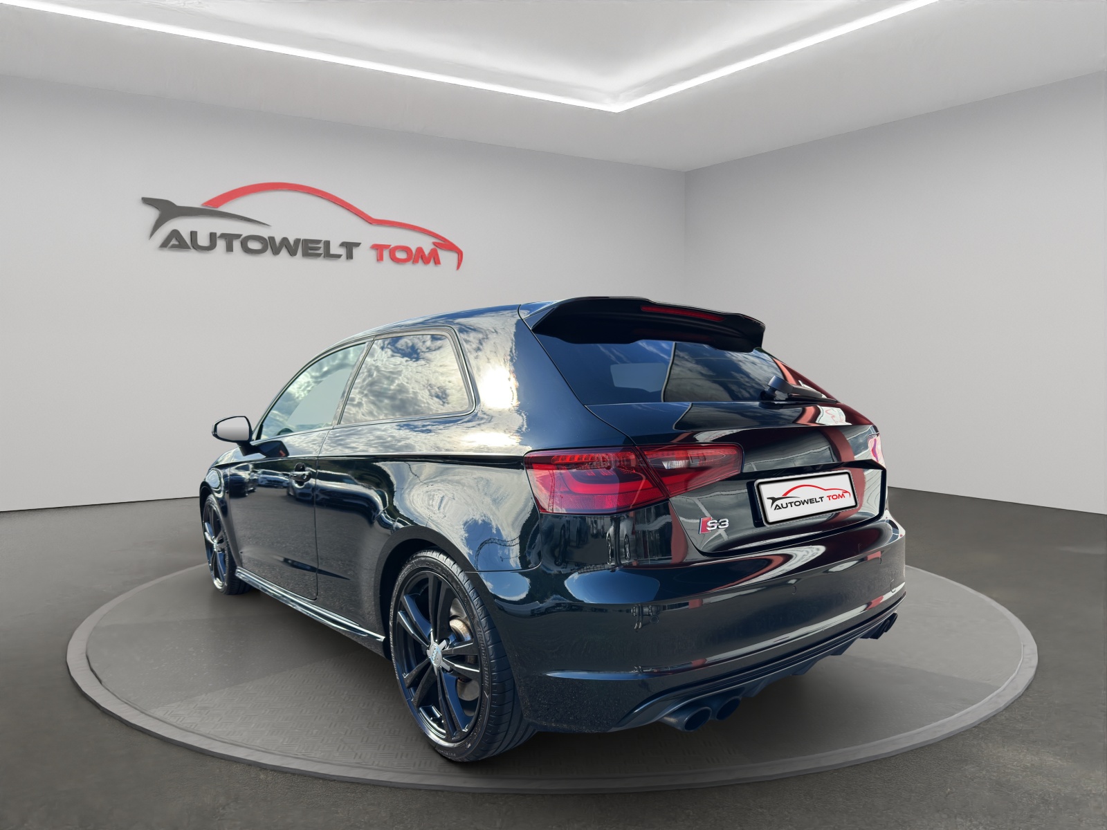 AUDI S3 2.0 TFSI quattro 3-Türer Handschaltung-image-2