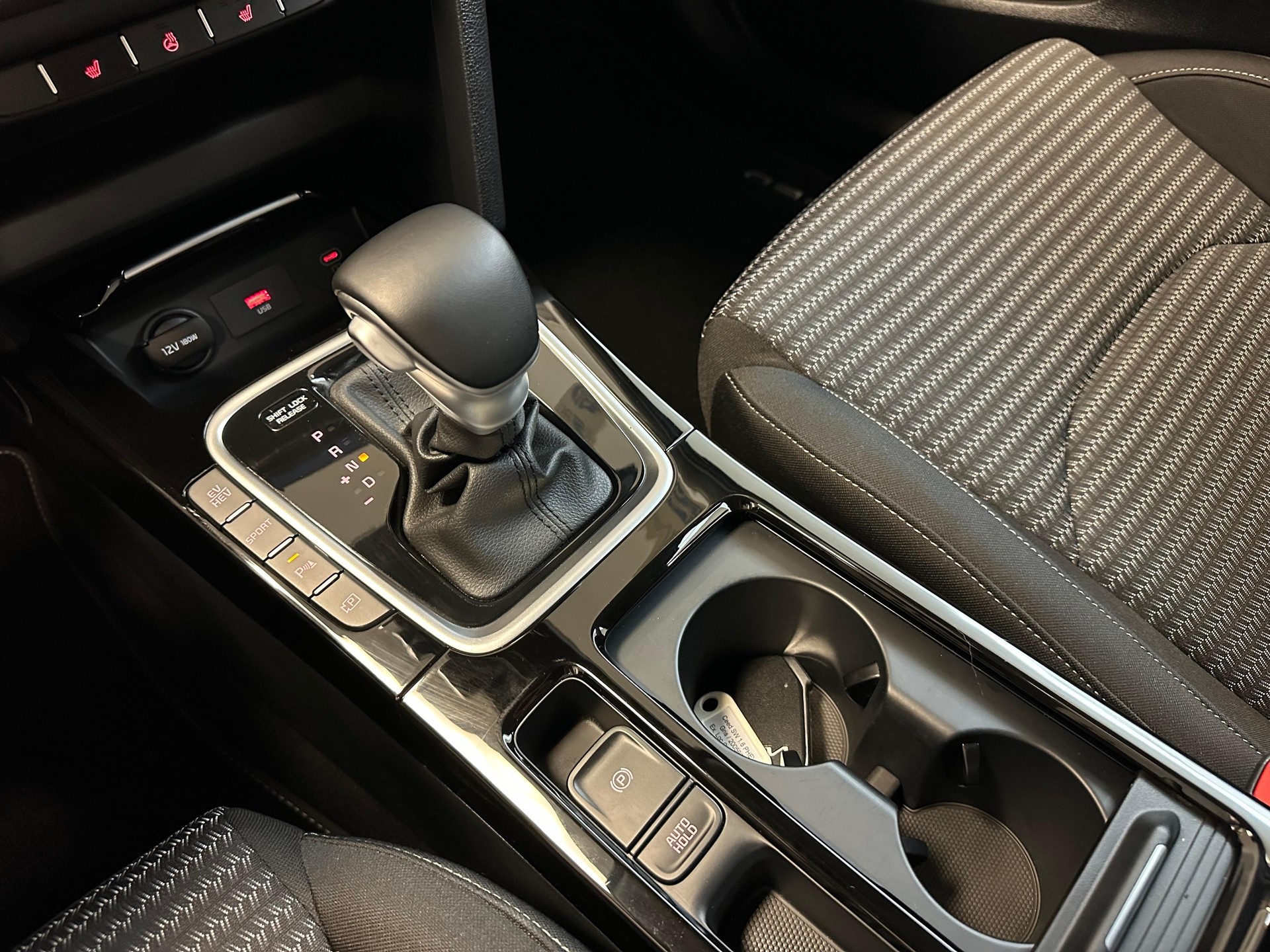 KIA Ceed SW 1.6 GDi Plug-in Hybrid Power-image-8