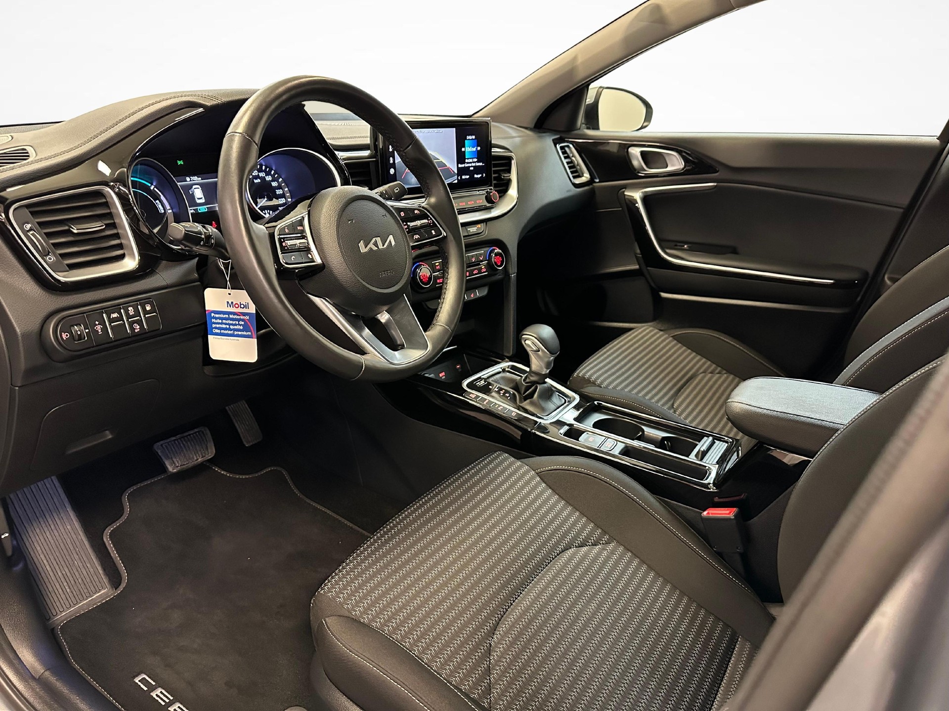 KIA Ceed SW 1.6 GDi Plug-in Hybrid Power-image-3