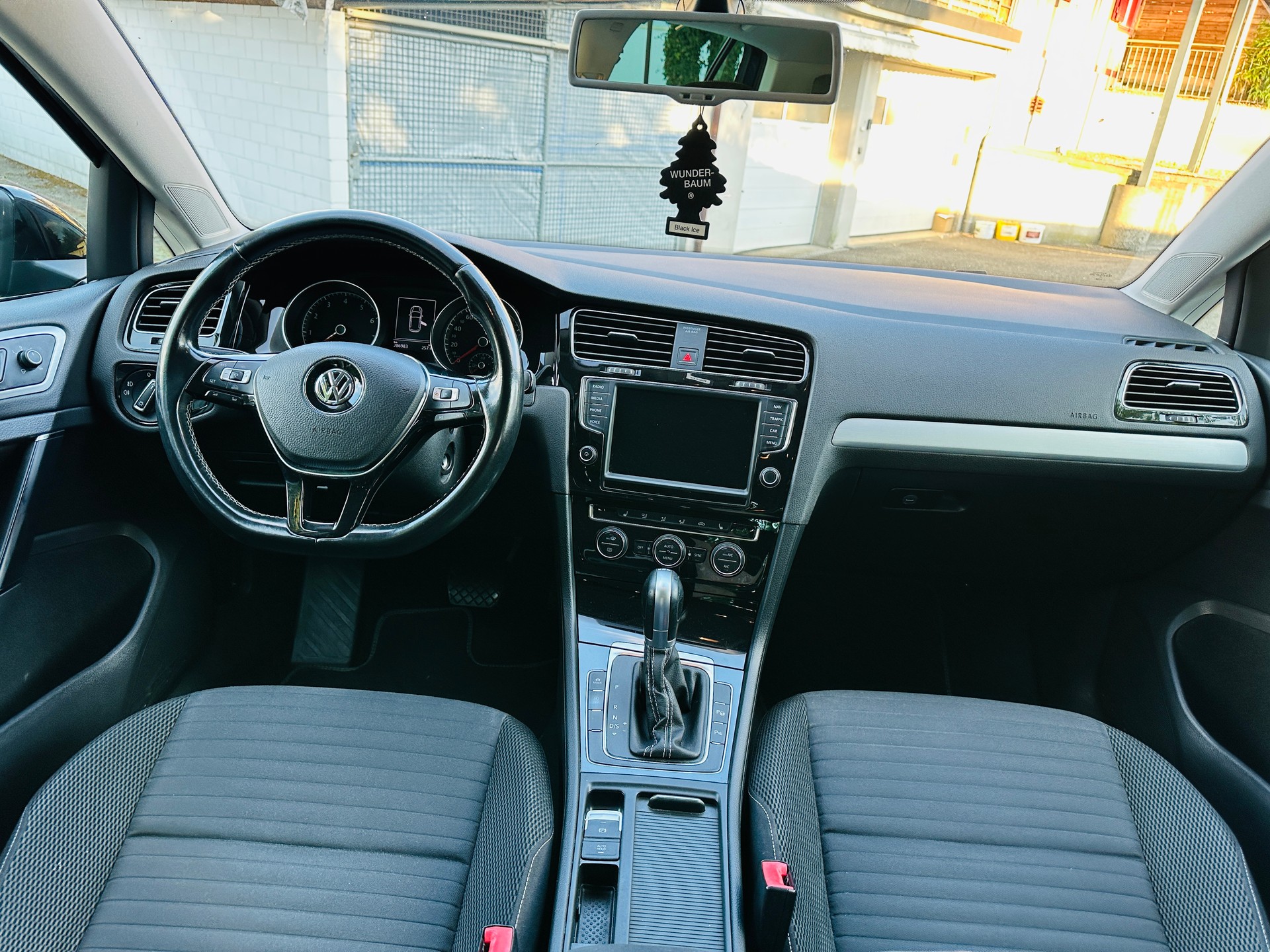 VW Golf 1.4 TSI Cup DSG-image-9