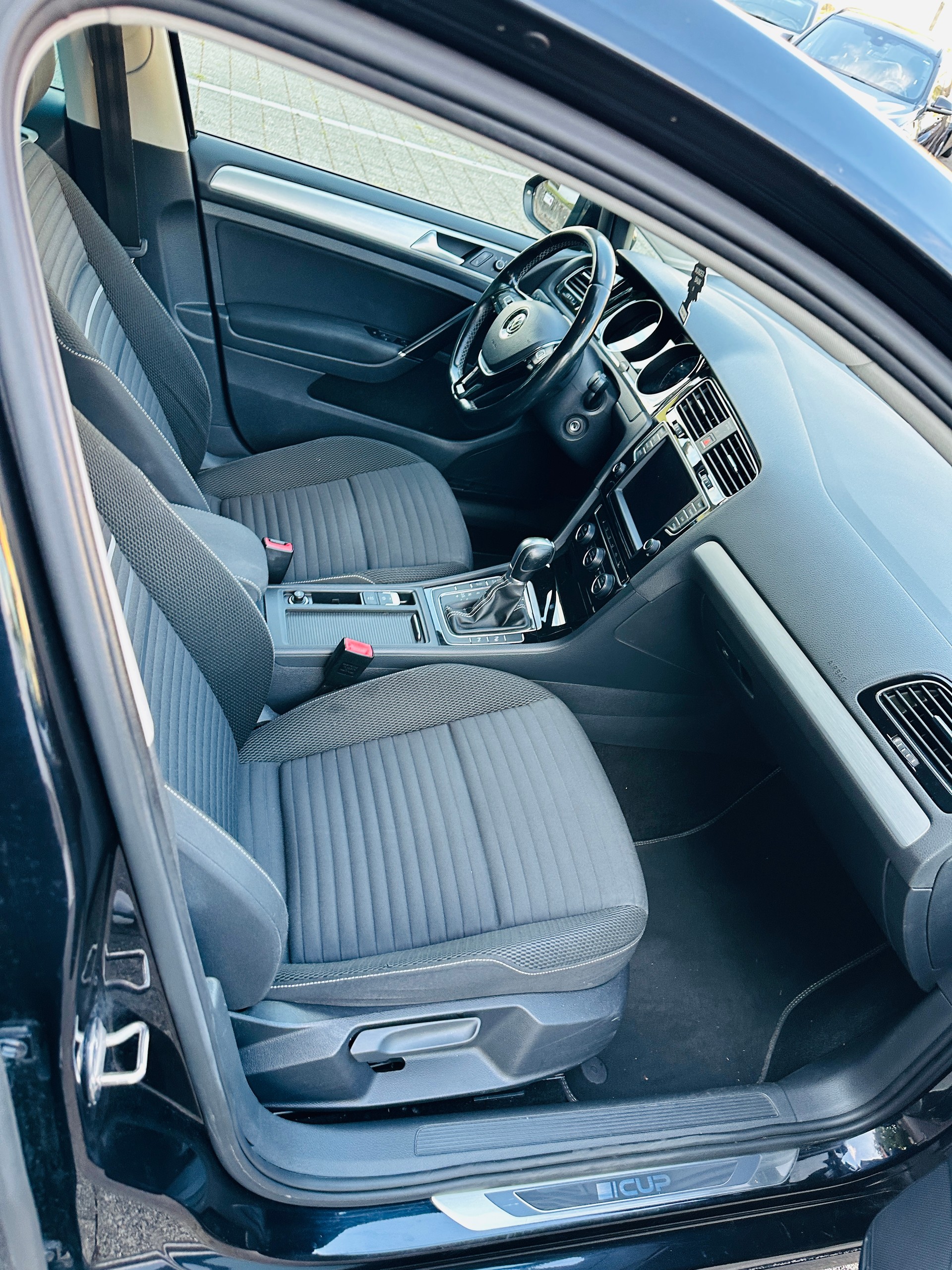 VW Golf 1.4 TSI Cup DSG-image-12