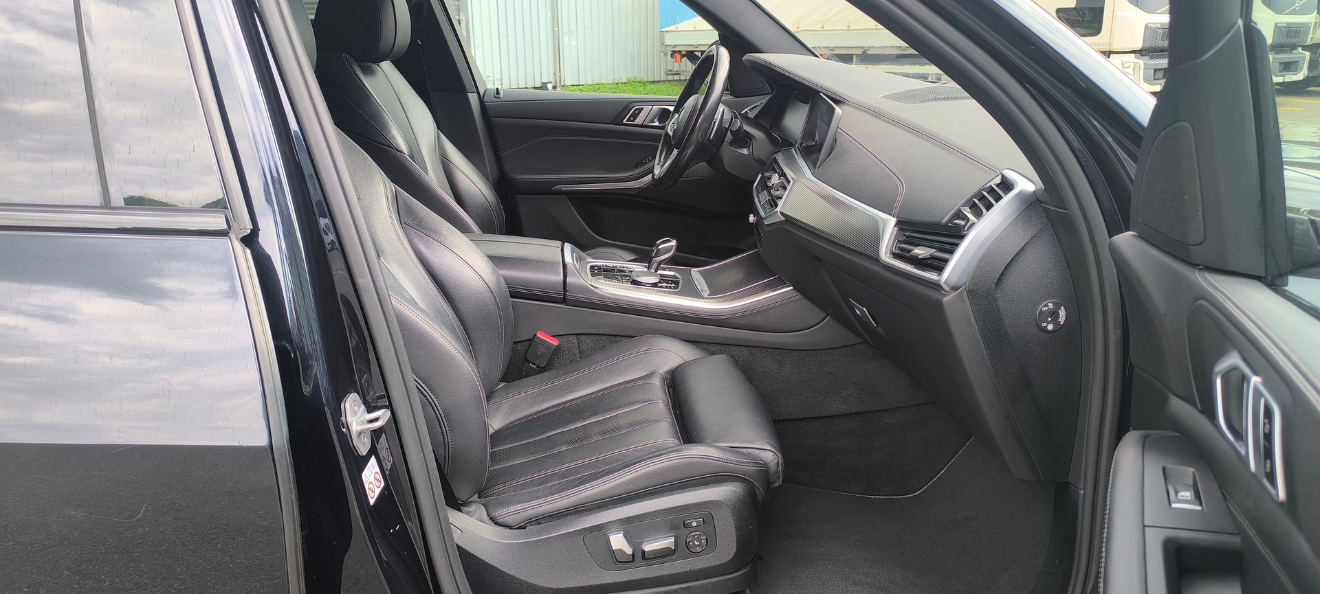 BMW X5 xDrive M50d Steptronic-image-14