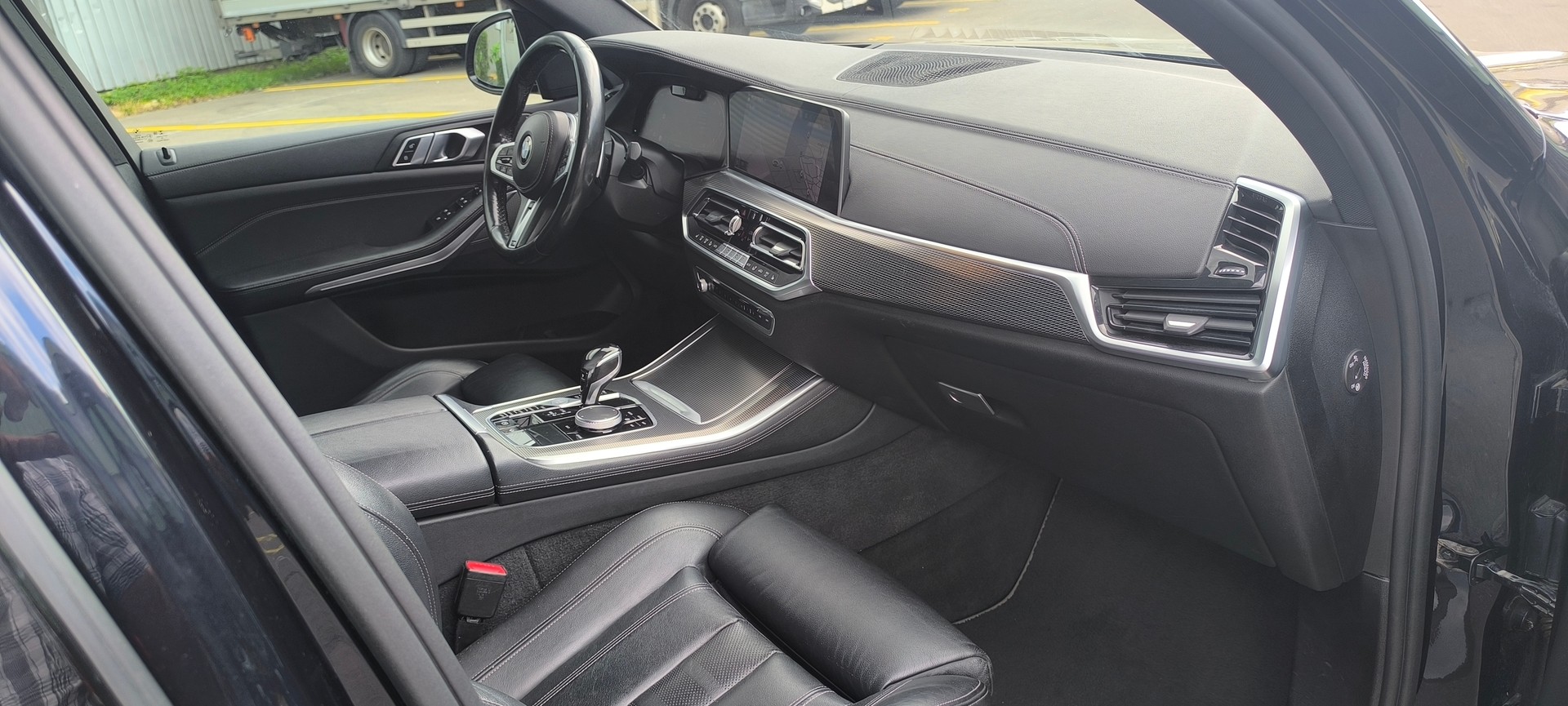 BMW X5 xDrive M50d Steptronic-image-15