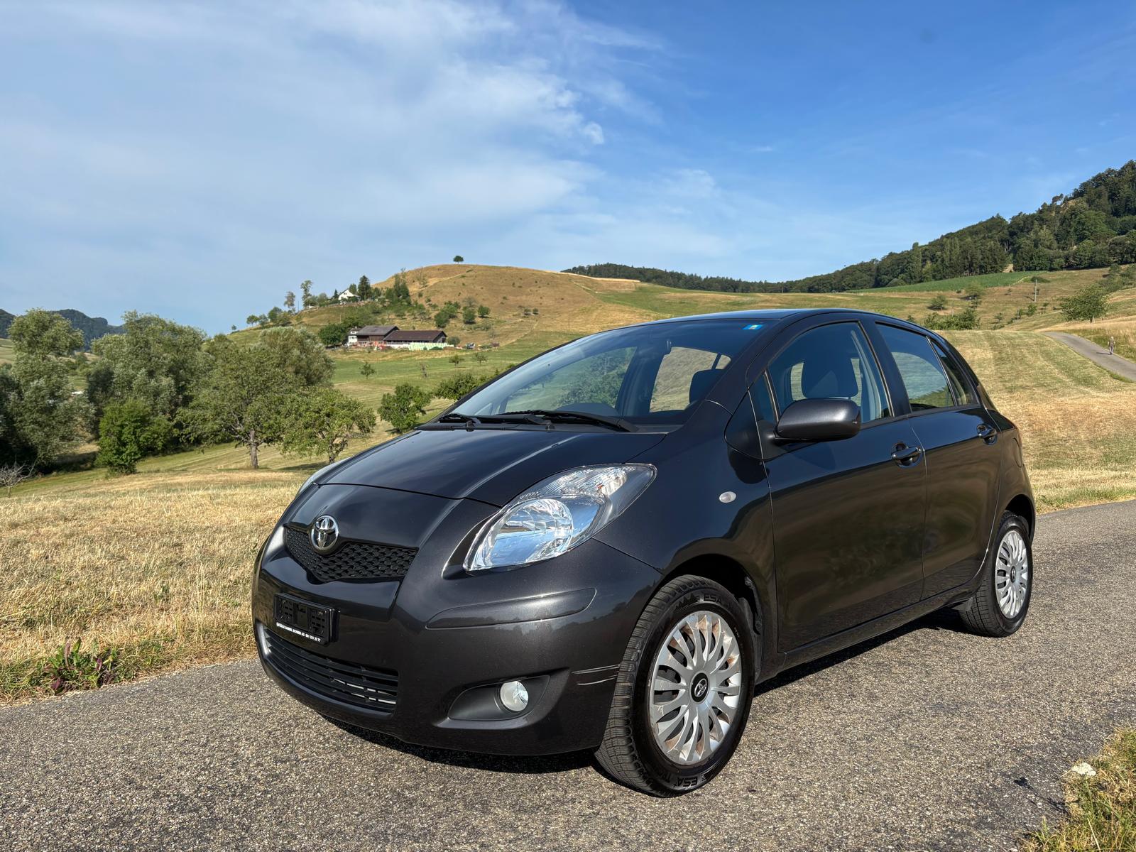 TOYOTA Yaris 1.33 Look-image-0