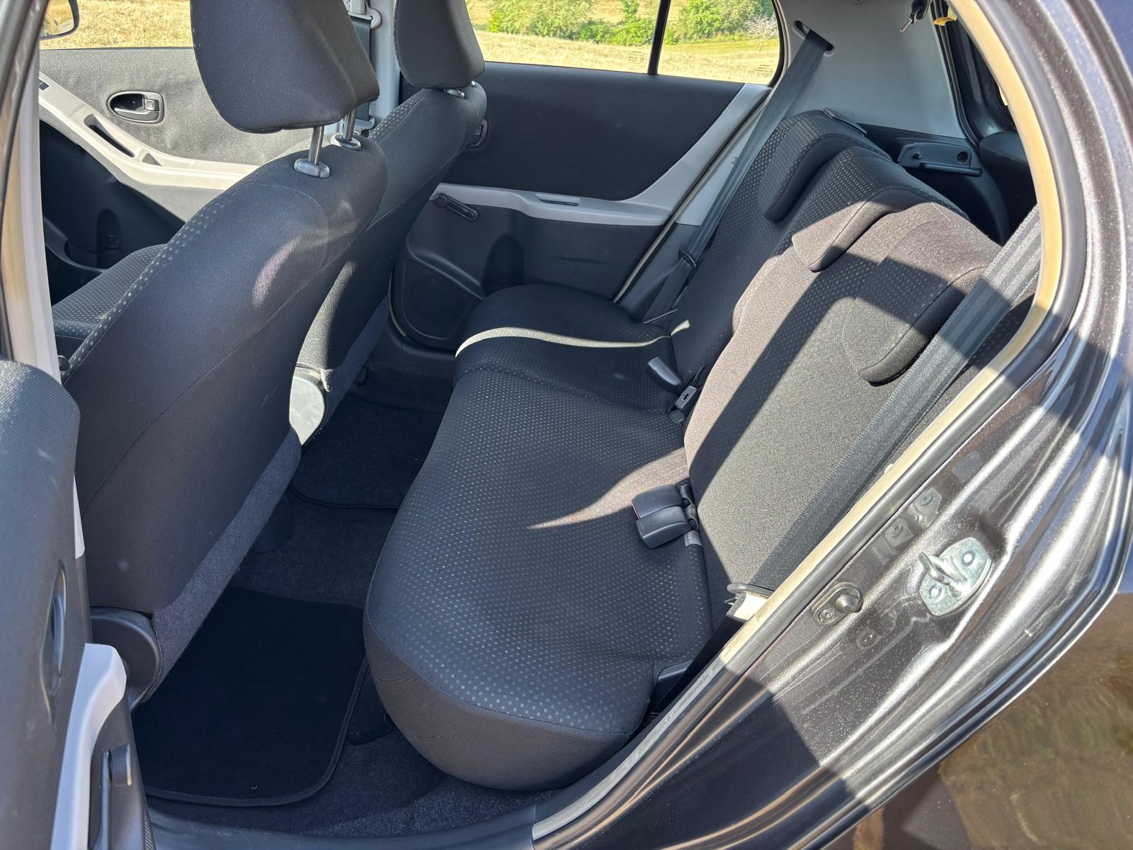 TOYOTA Yaris 1.33 Look-image-5