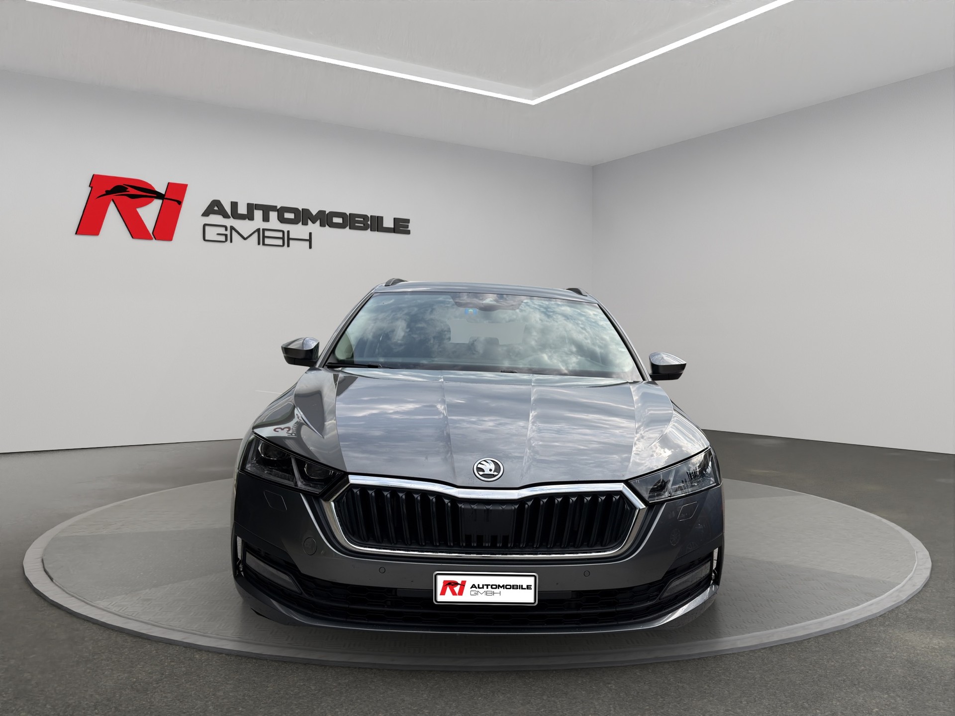 SKODA Octavia Combi 2.0 TDI DSG Ambition 4x4-image-1