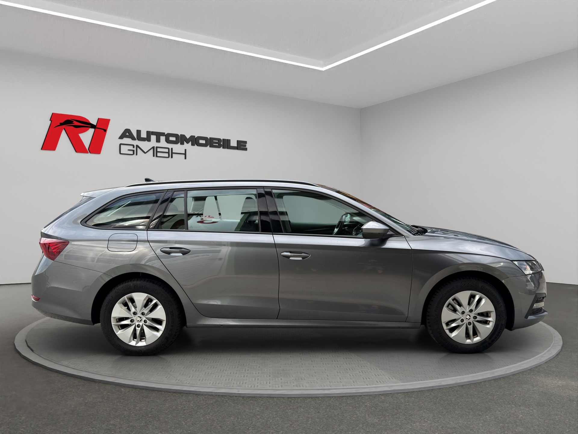 SKODA Octavia Combi 2.0 TDI DSG Ambition 4x4-image-6
