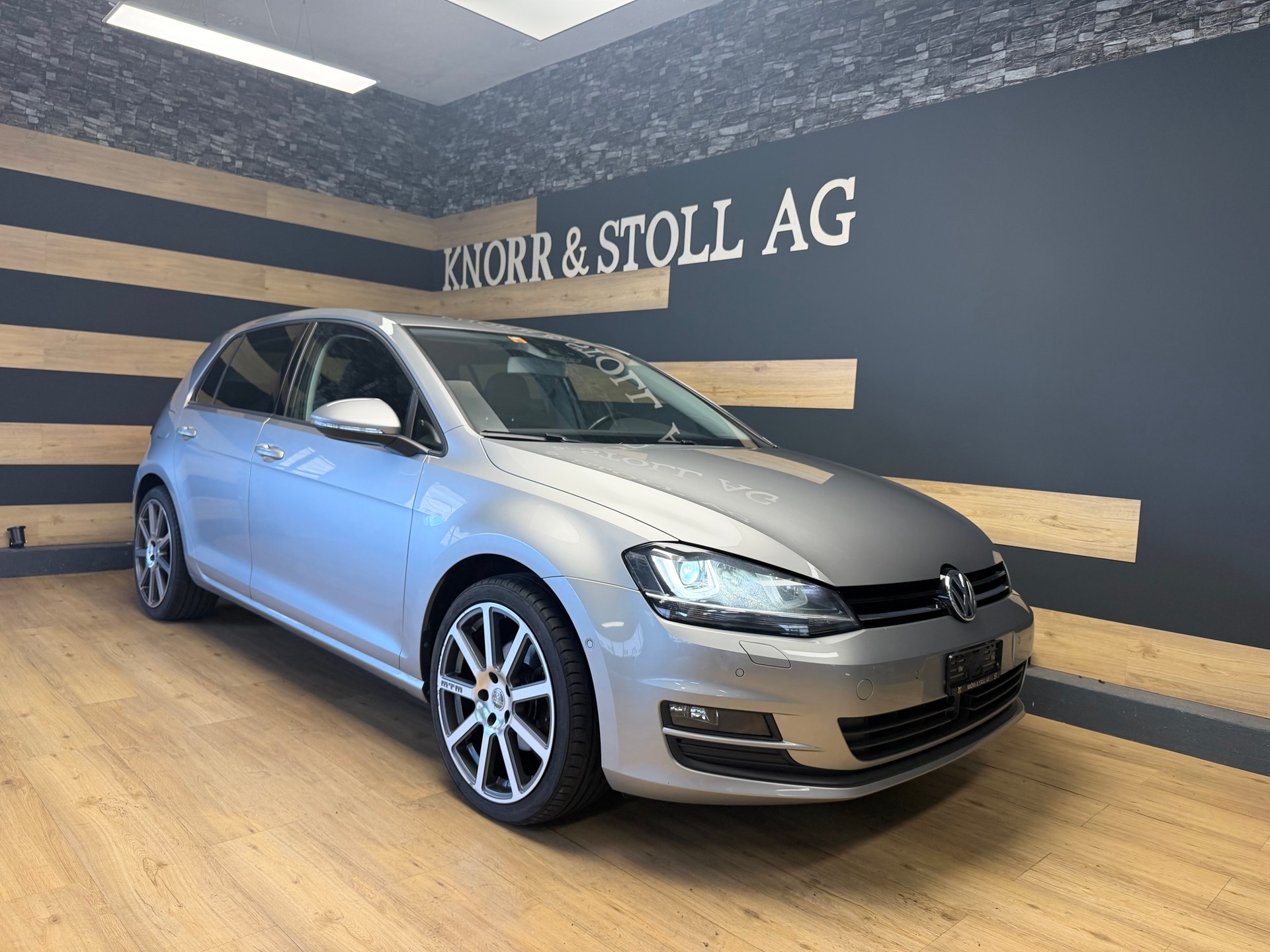 VW Golf 1.4 TSI Highline DSG-image-1