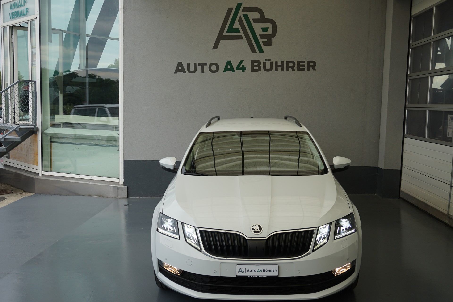 SKODA Octavia 2.0TSI Soleil 4x4 190PS aus erster Hand mit Abstandsregeltempomat und AHK (unbenützt) !!-image-8