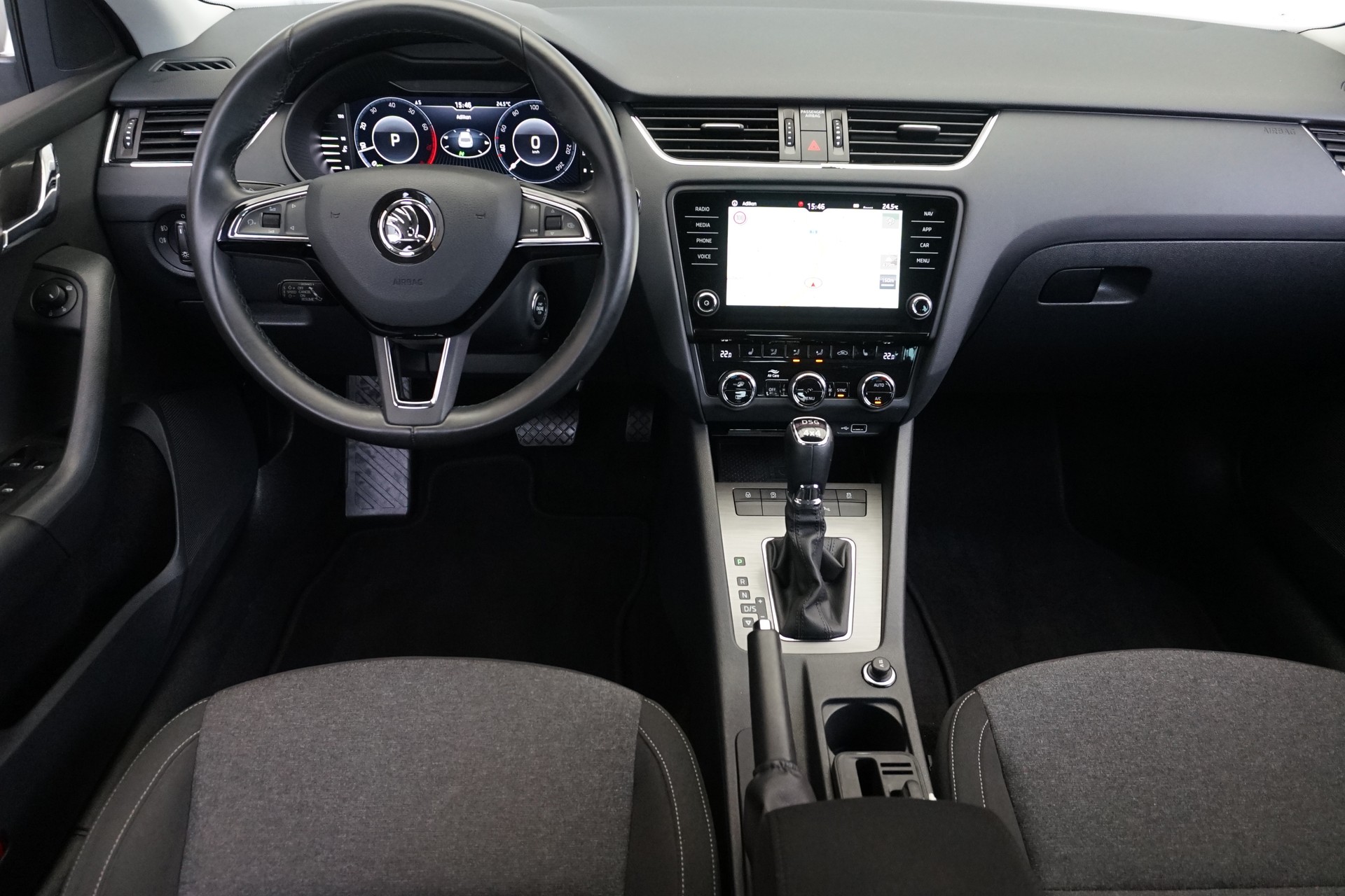 SKODA Octavia 2.0TSI Soleil 4x4 190PS aus erster Hand mit Abstandsregeltempomat und AHK (unbenützt) !!-image-14