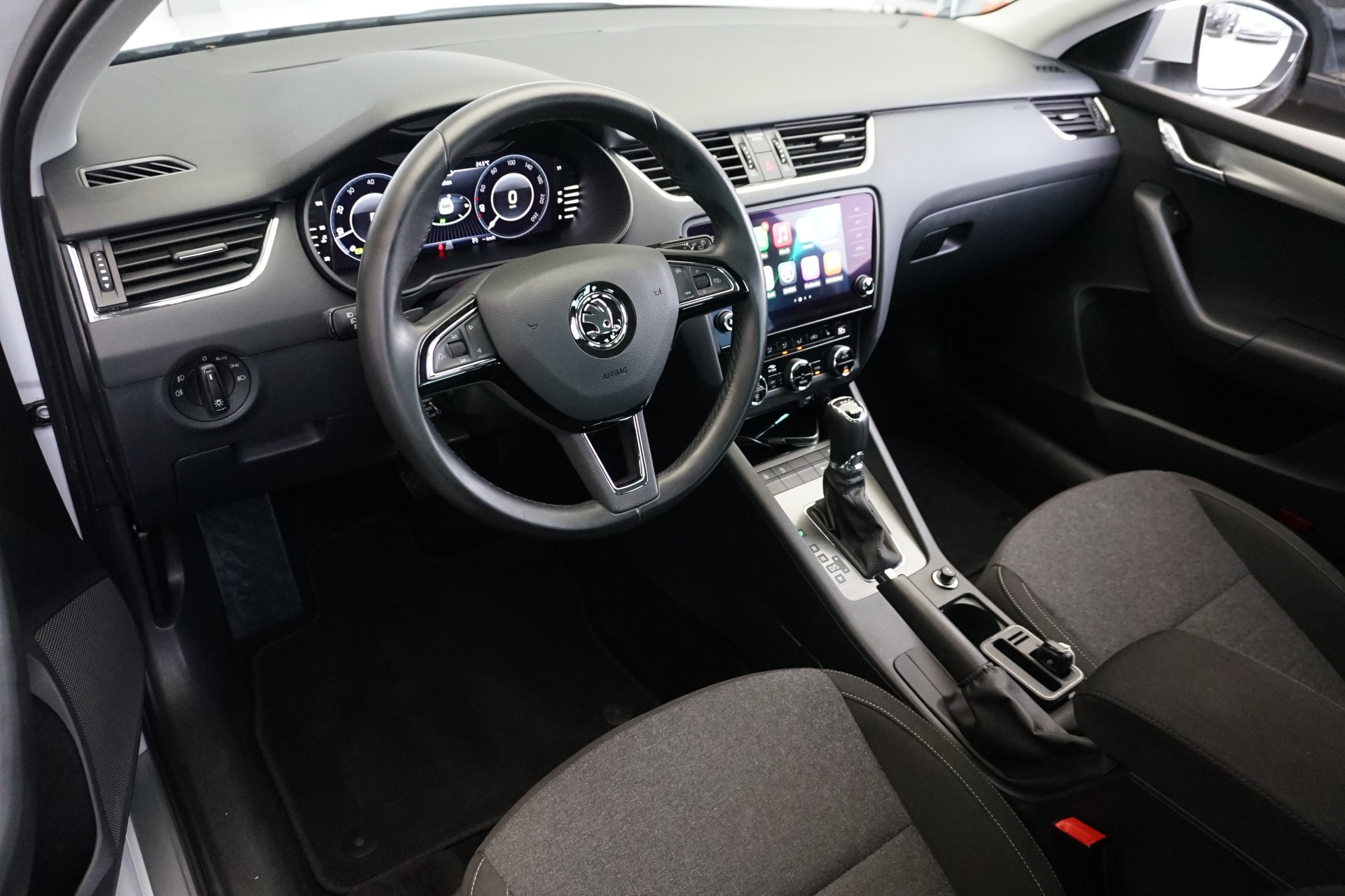 SKODA Octavia 2.0TSI Soleil 4x4 190PS aus erster Hand mit Abstandsregeltempomat und AHK (unbenützt) !!-image-16