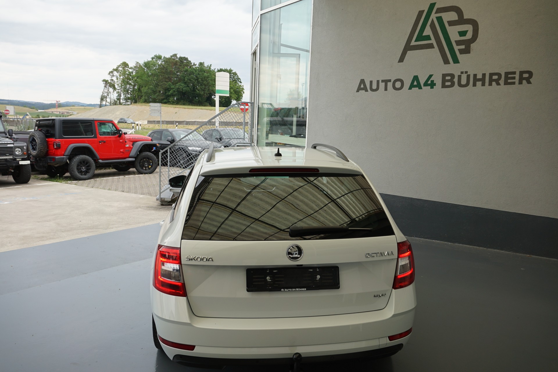 SKODA Octavia 2.0TSI Soleil 4x4 190PS aus erster Hand mit Abstandsregeltempomat und AHK (unbenützt) !!-image-6