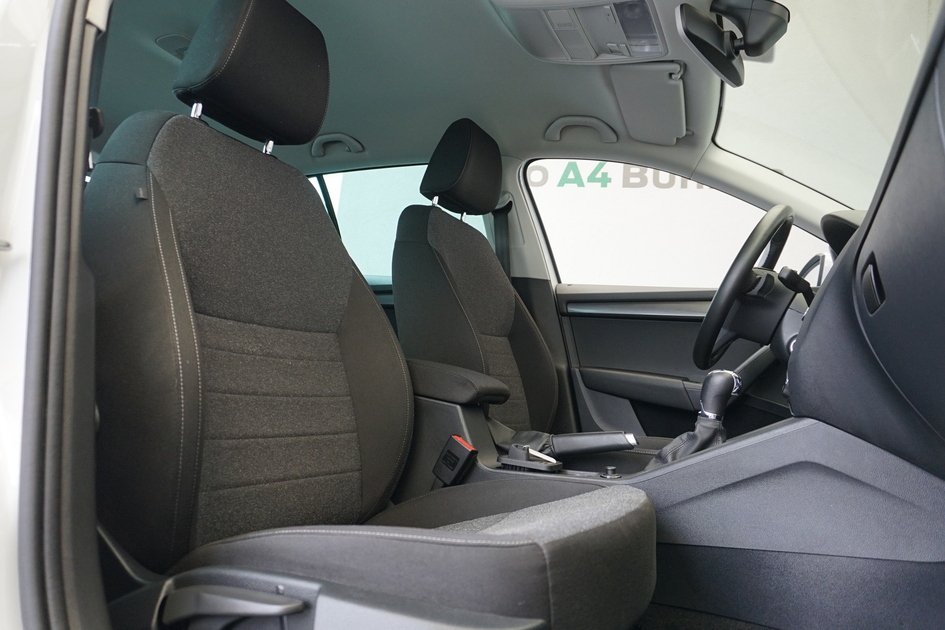 SKODA Octavia 2.0TSI Soleil 4x4 190PS aus erster Hand mit Abstandsregeltempomat und AHK (unbenützt) !!-image-18