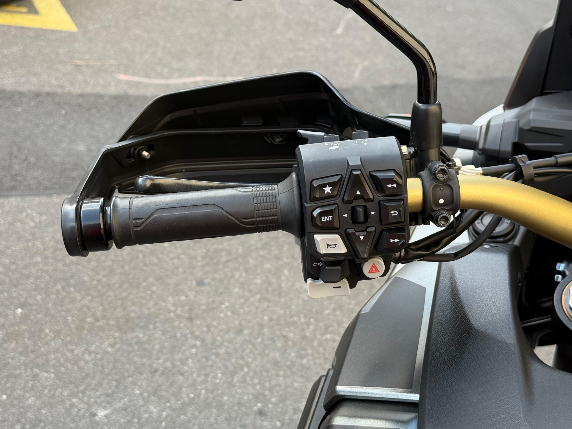 HONDA CRF 1100 DCT Africa Twin Adventure Sports-image-9