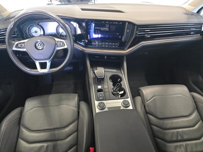 VW Touareg 3.0 TDI Elegance — photo 4