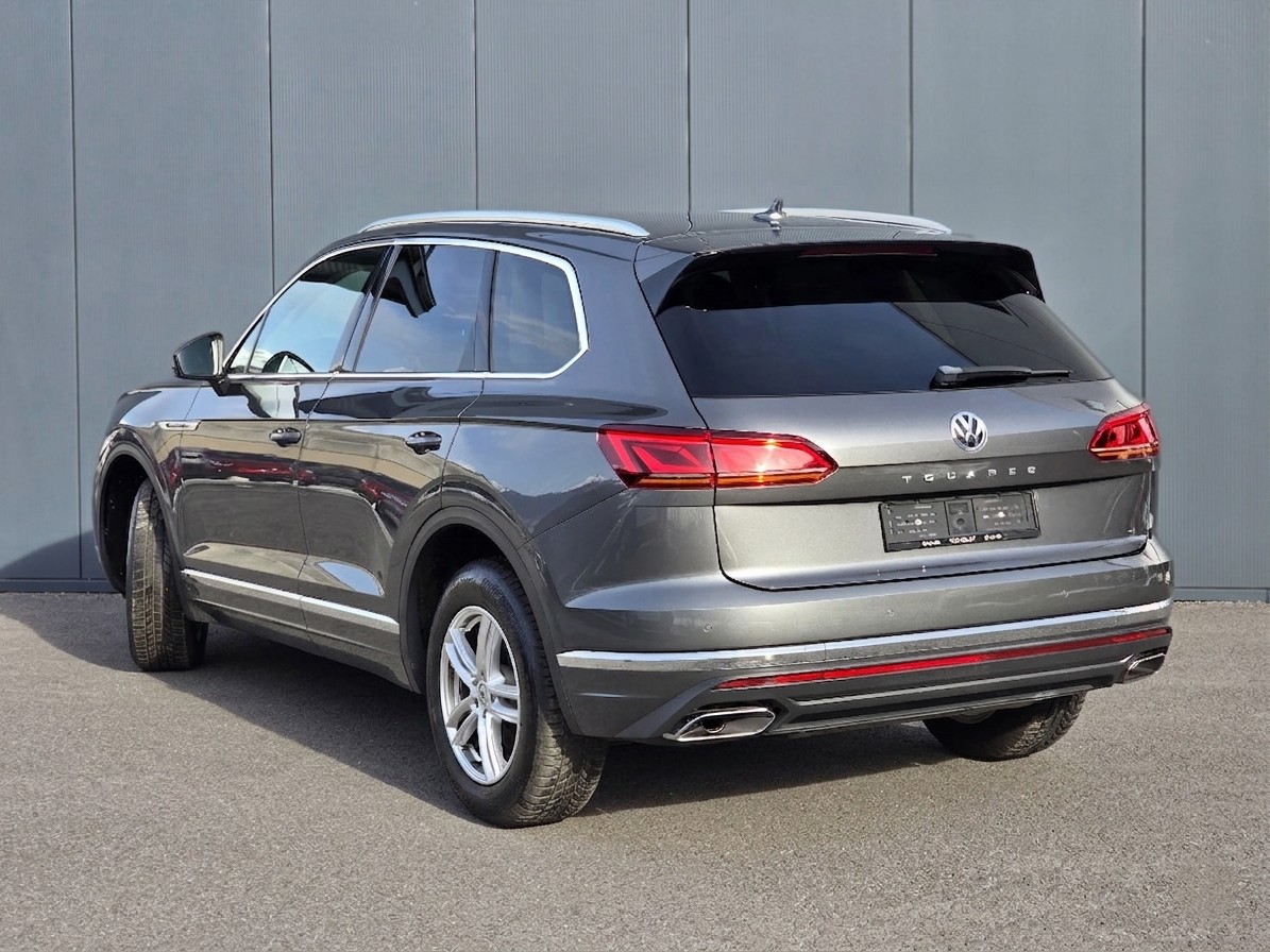 VW Touareg 3.0 TDI Elegance — photo 2