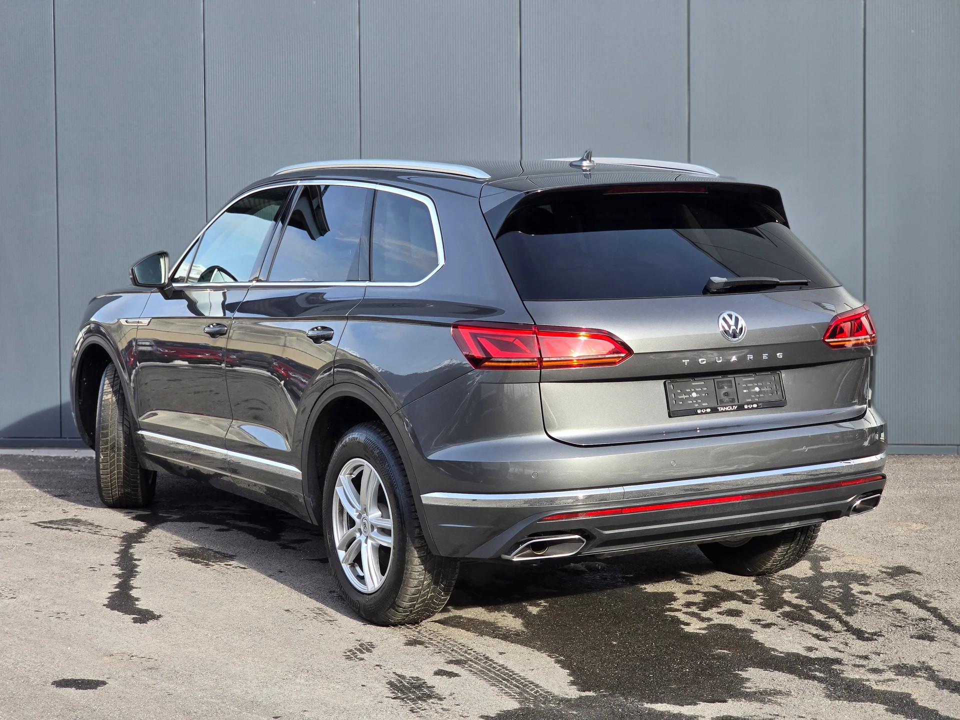 VW Touareg 3.0 TDI Elegance-image-1