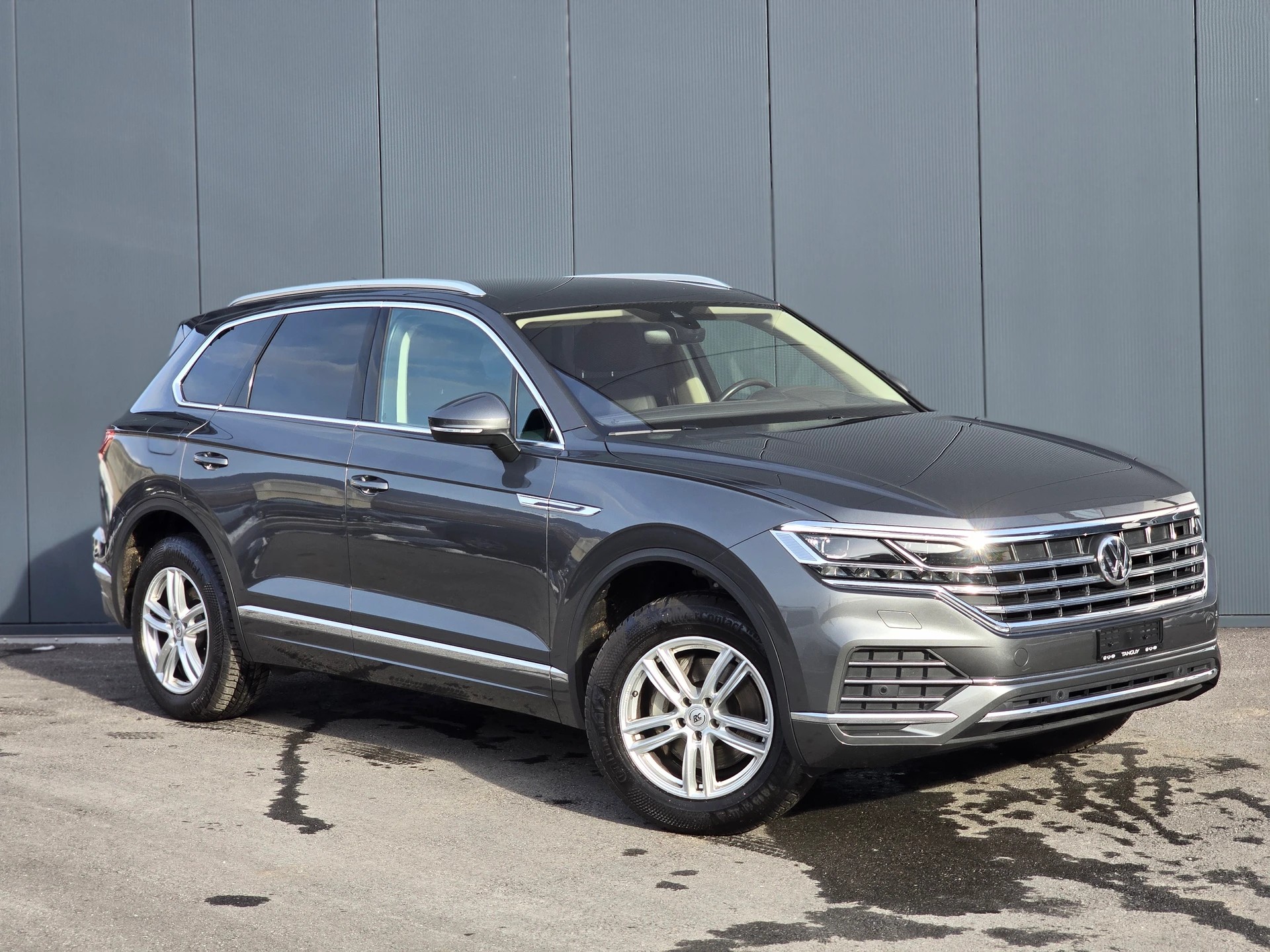 VW Touareg 3.0 TDI Elegance-image-0
