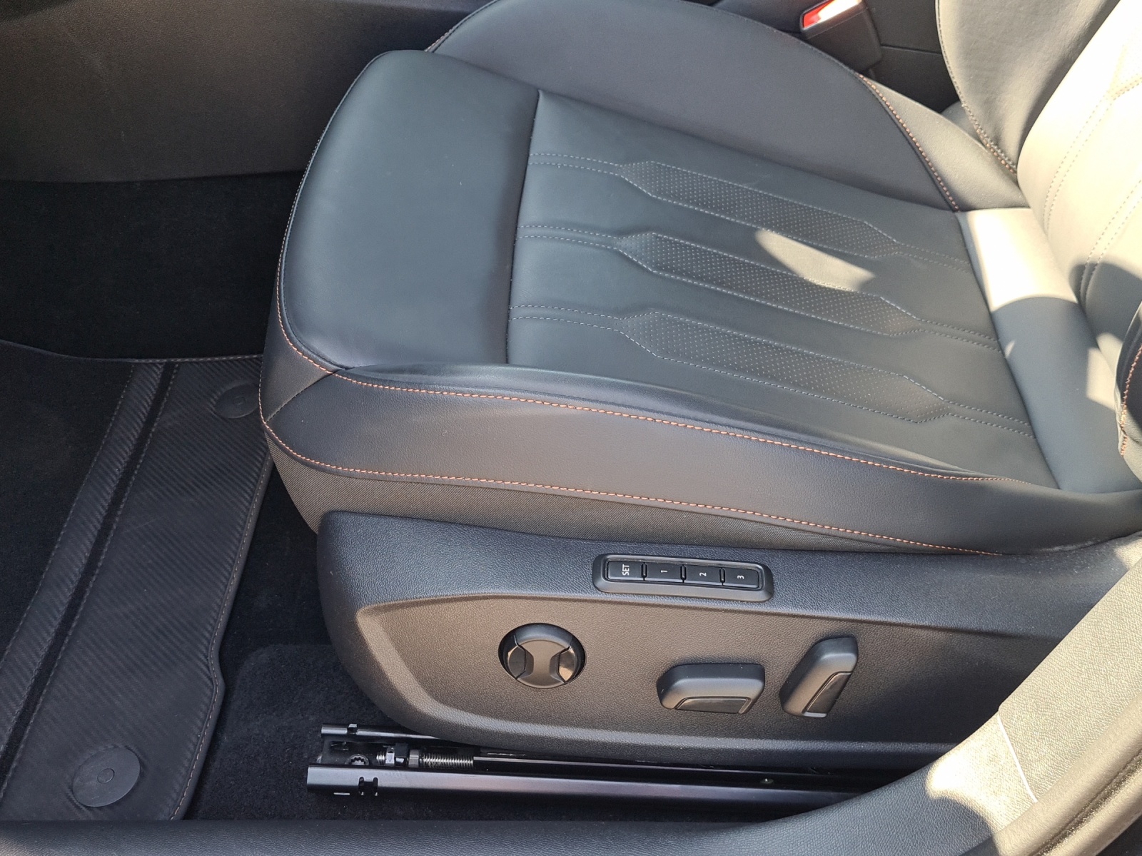 CUPRA Formentor 1.5 TSI DSG-image-14