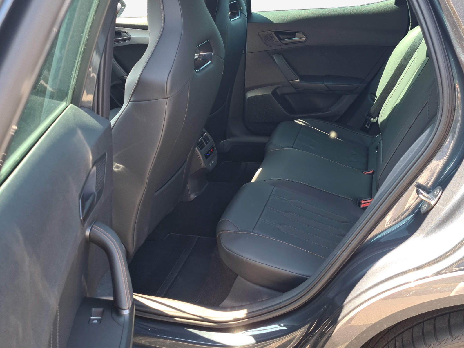 CUPRA Formentor 1.5 TSI DSG-image-11