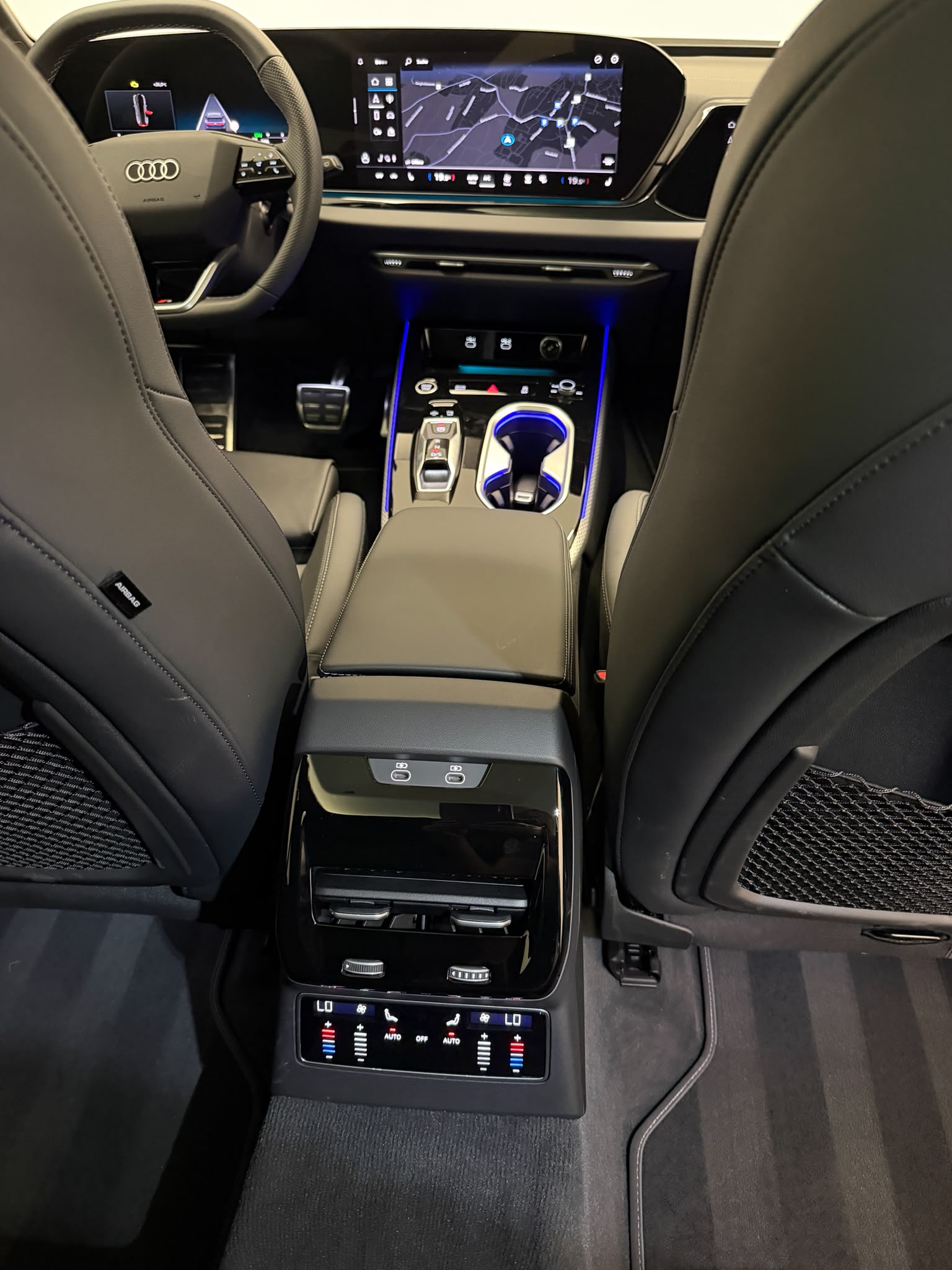 AUDI A6 Avant TDI S-Line 150 kW S tronic-image-19