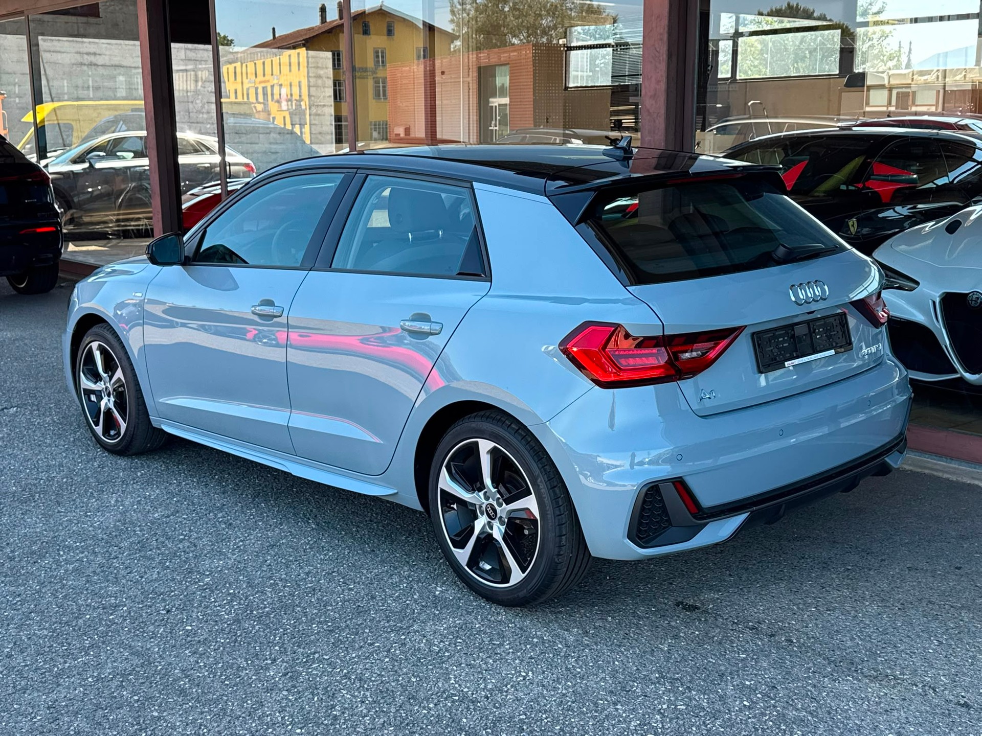 AUDI A1 Sportback 30 TFSI S Line S-tronic-image-3