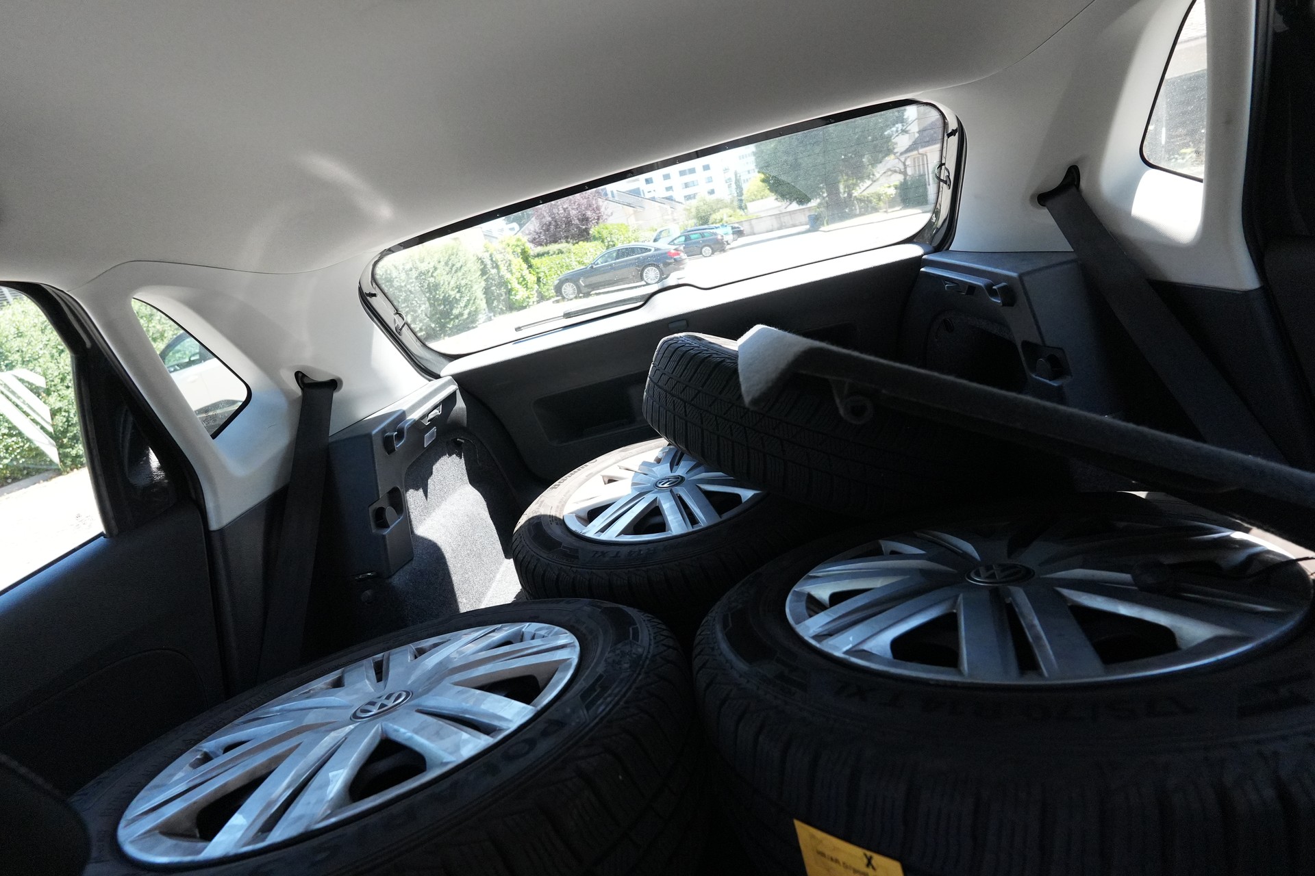 VW 1.2 TSI 90 BlueMT Lounge-image-5