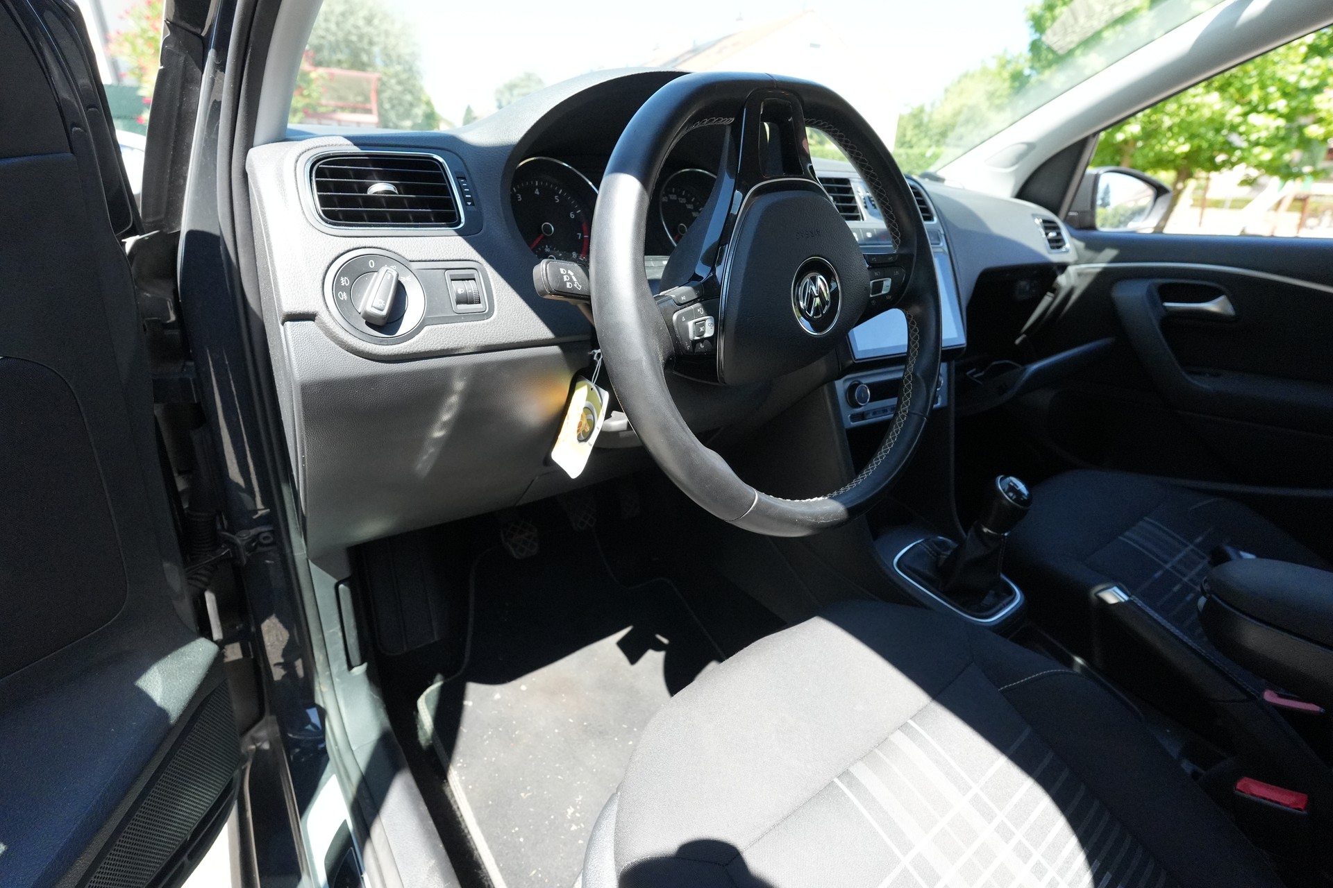 VW 1.2 TSI 90 BlueMT Lounge-image-4