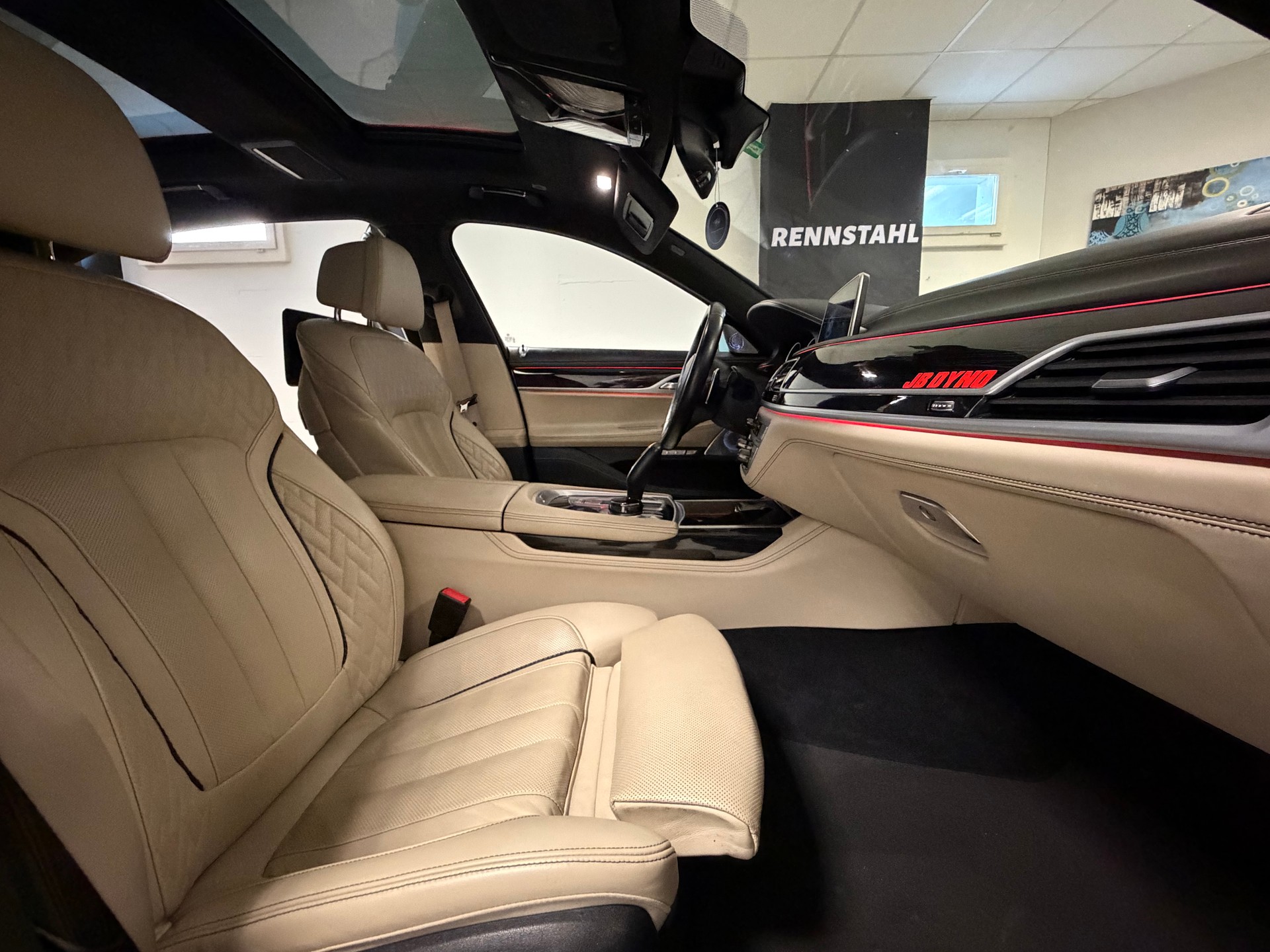 BMW M760Li xDrive Steptronic-image-25