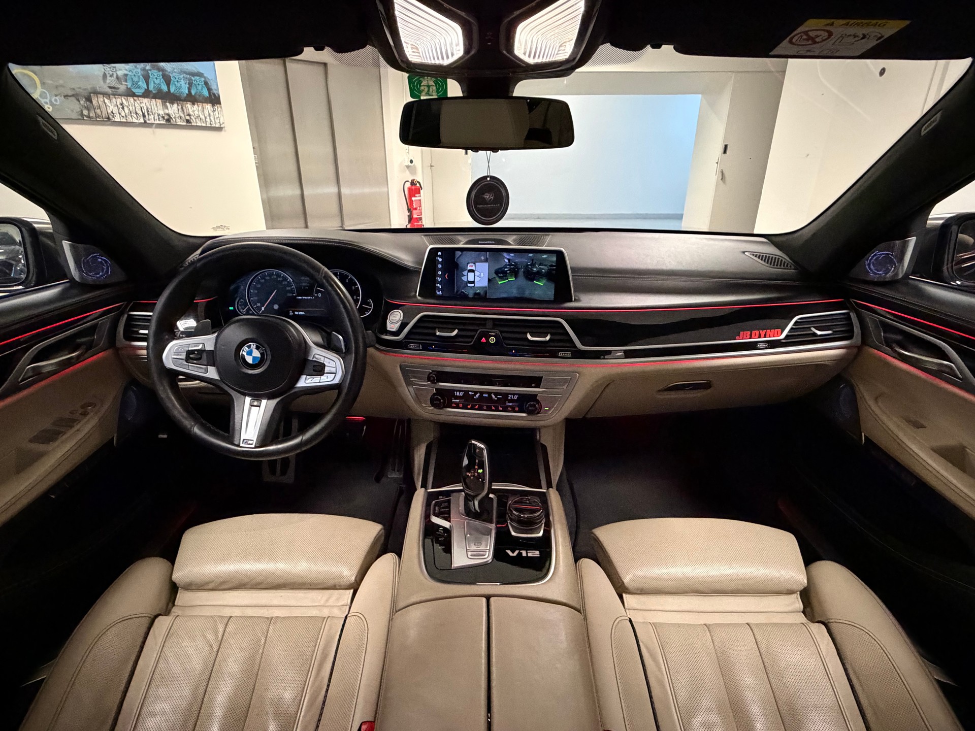 BMW M760Li xDrive Steptronic-image-31