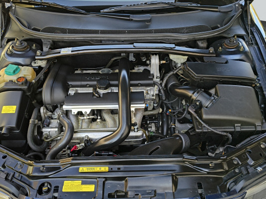 VOLVO V70 2.4T AWD-image-12