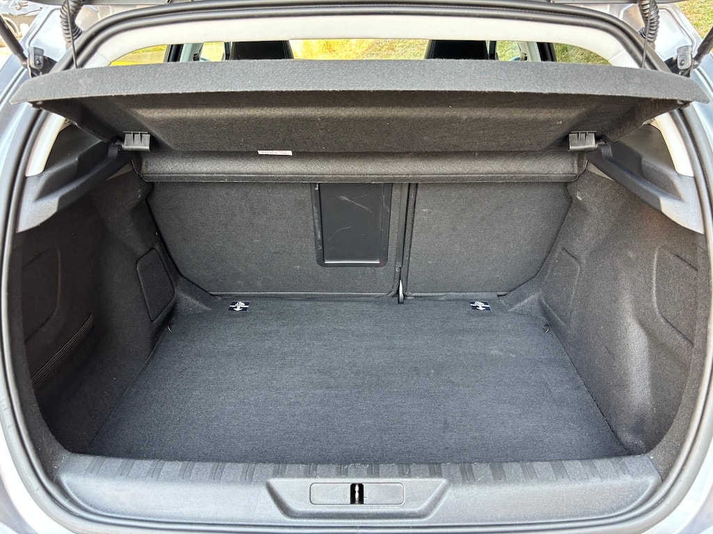 PEUGEOT 308 1.2 Pure Tech Allure EAT6-image-15