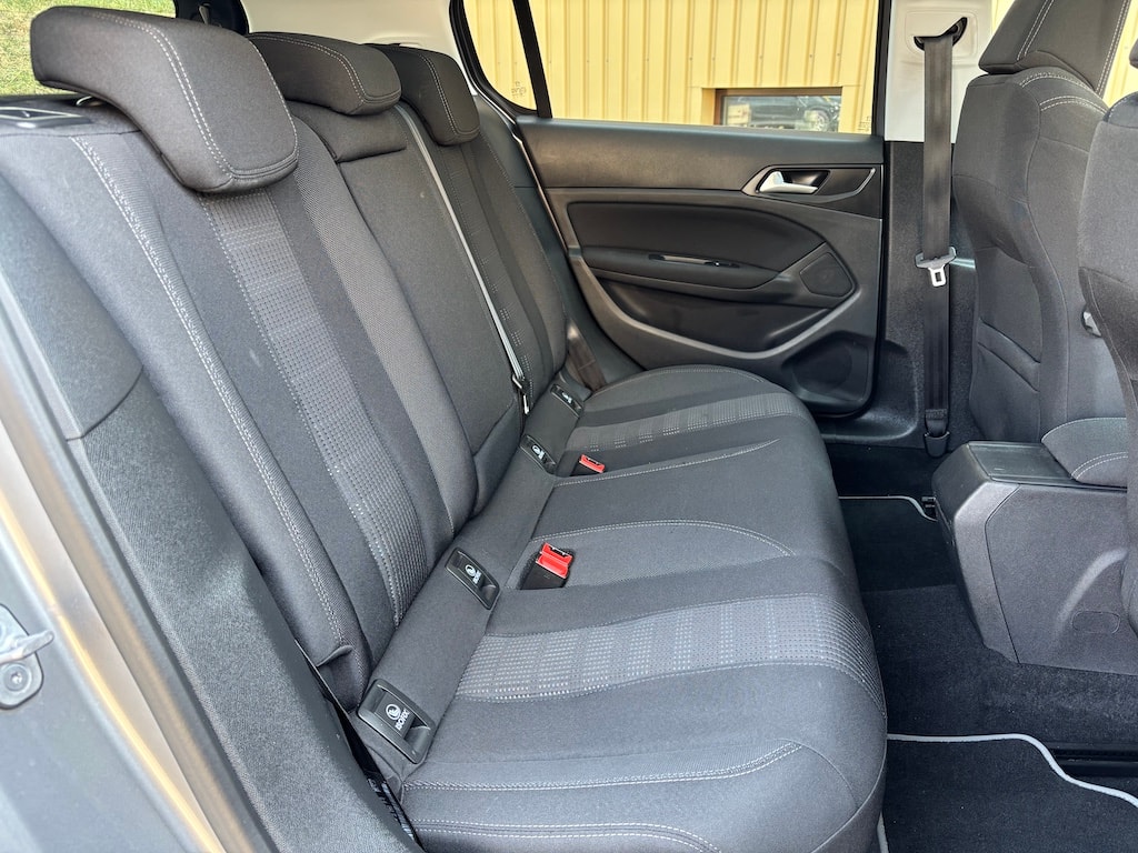 PEUGEOT 308 1.2 Pure Tech Allure EAT6-image-13
