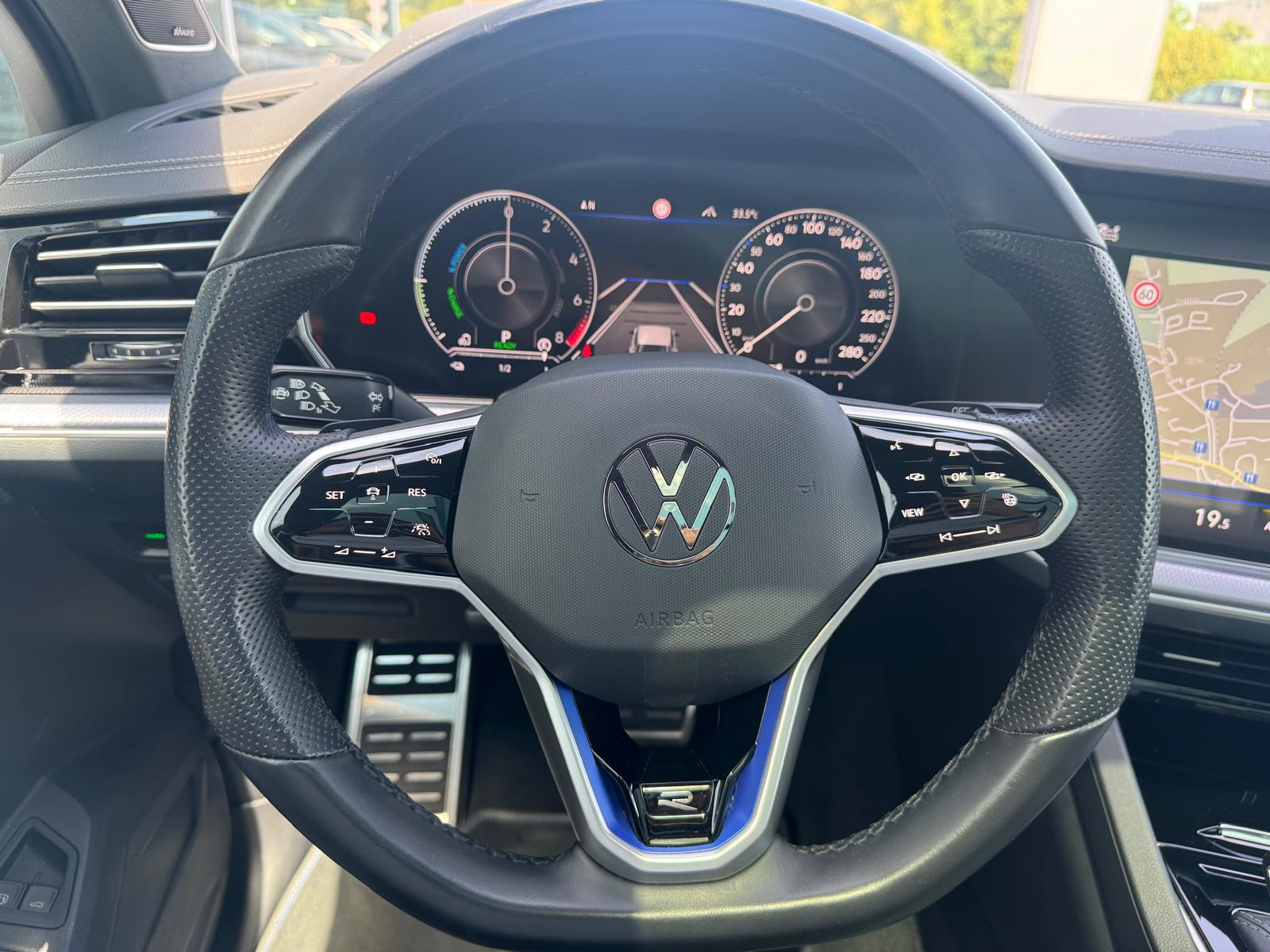 VW Touareg 3.0 TSI eHybrid R Tiptronic-image-12