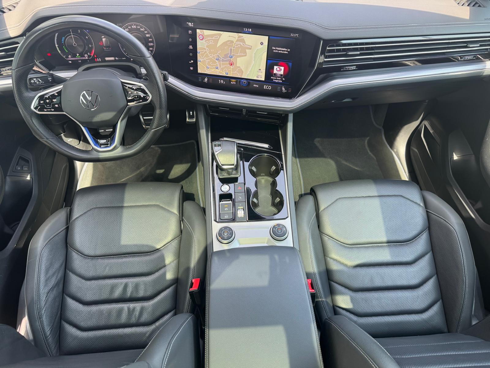 VW Touareg 3.0 TSI eHybrid R Tiptronic-image-8
