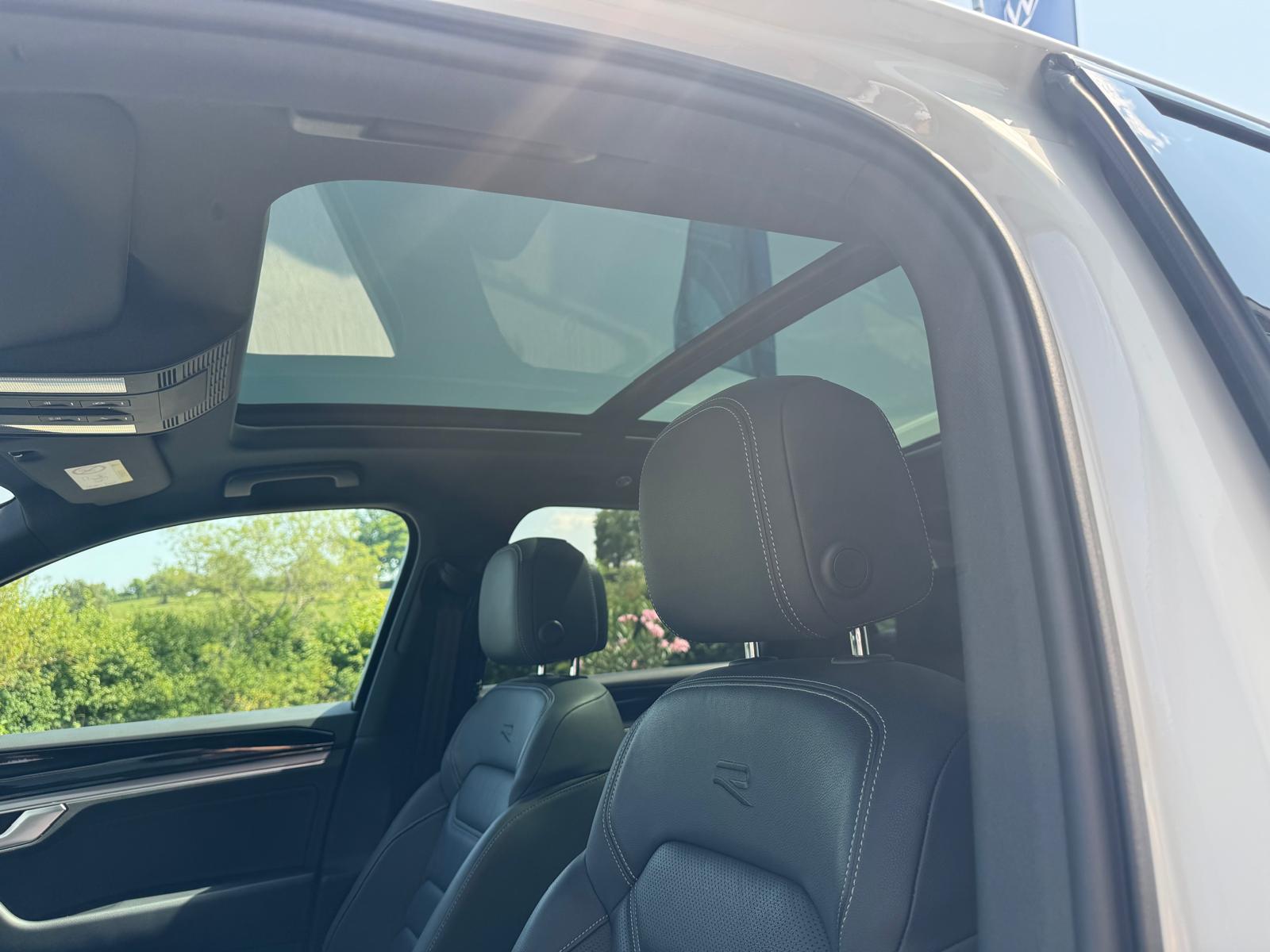 VW Touareg 3.0 TSI eHybrid R Tiptronic-image-10