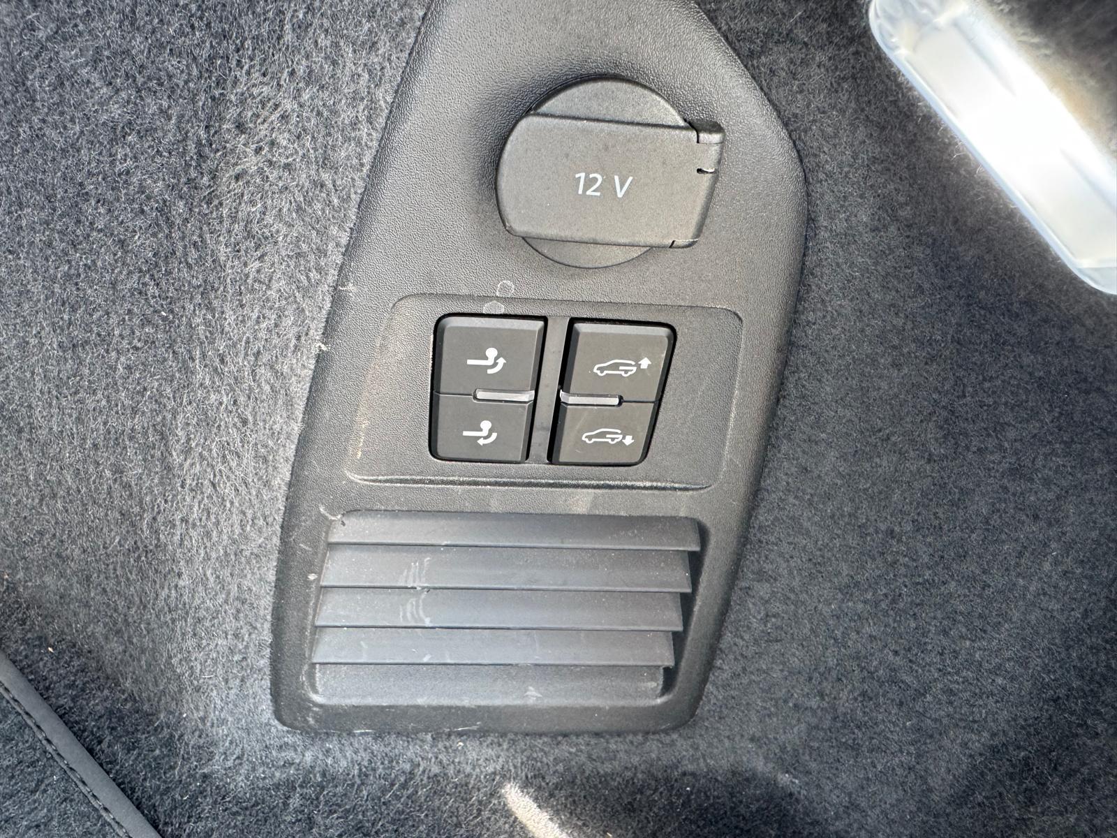 VW Touareg 3.0 TSI eHybrid R Tiptronic-image-5