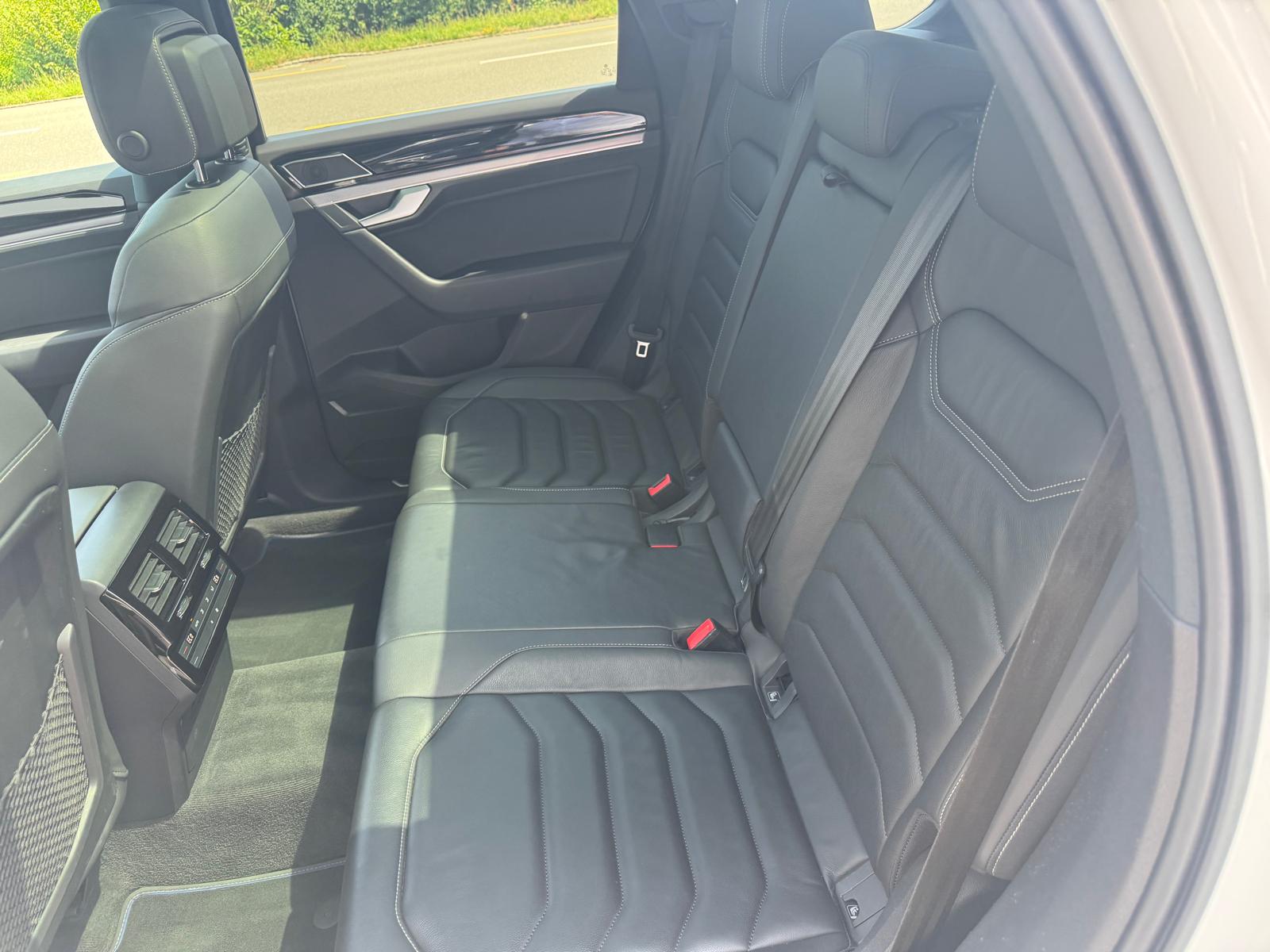 VW Touareg 3.0 TSI eHybrid R Tiptronic-image-6