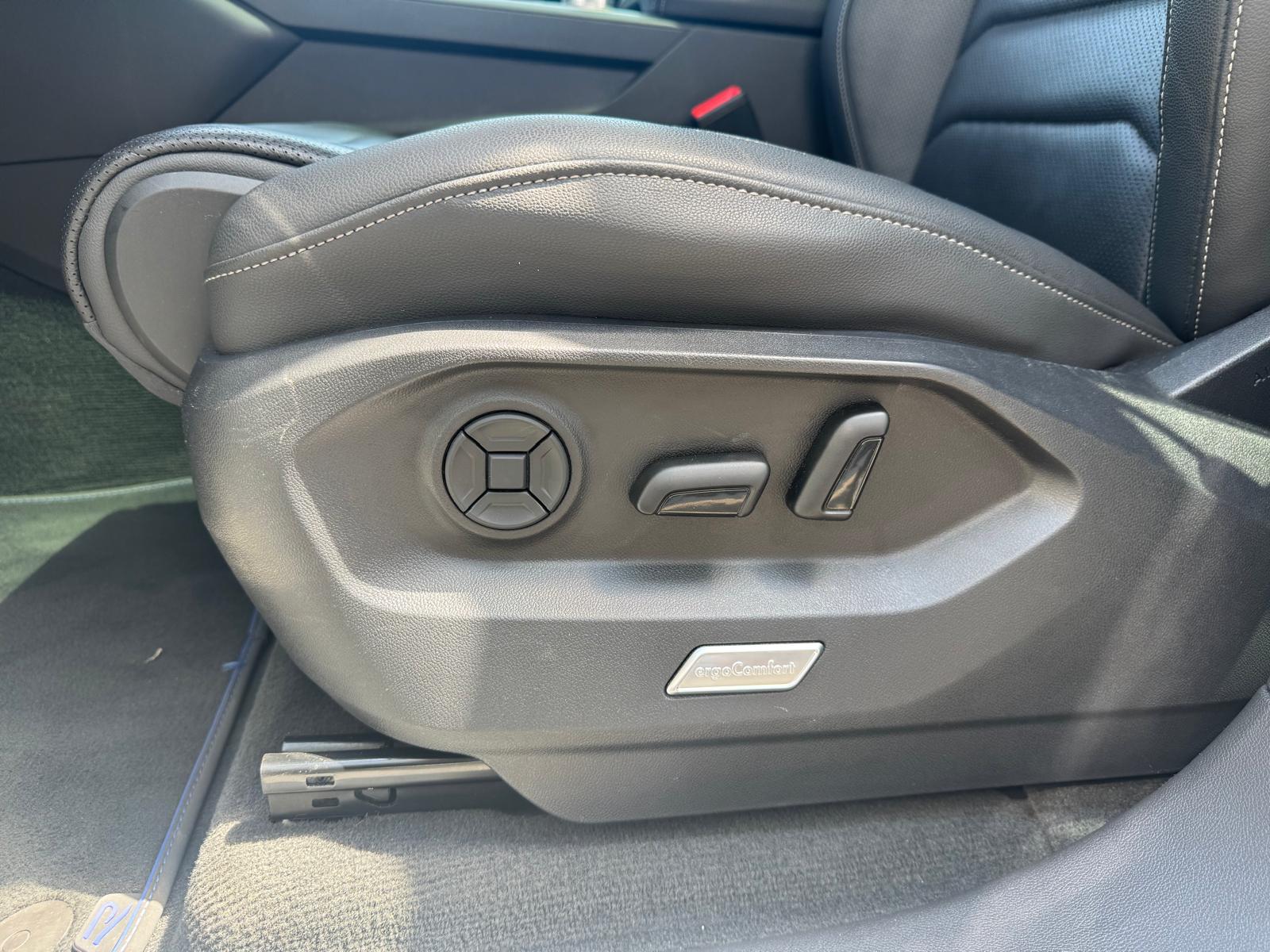 VW Touareg 3.0 TSI eHybrid R Tiptronic-image-9
