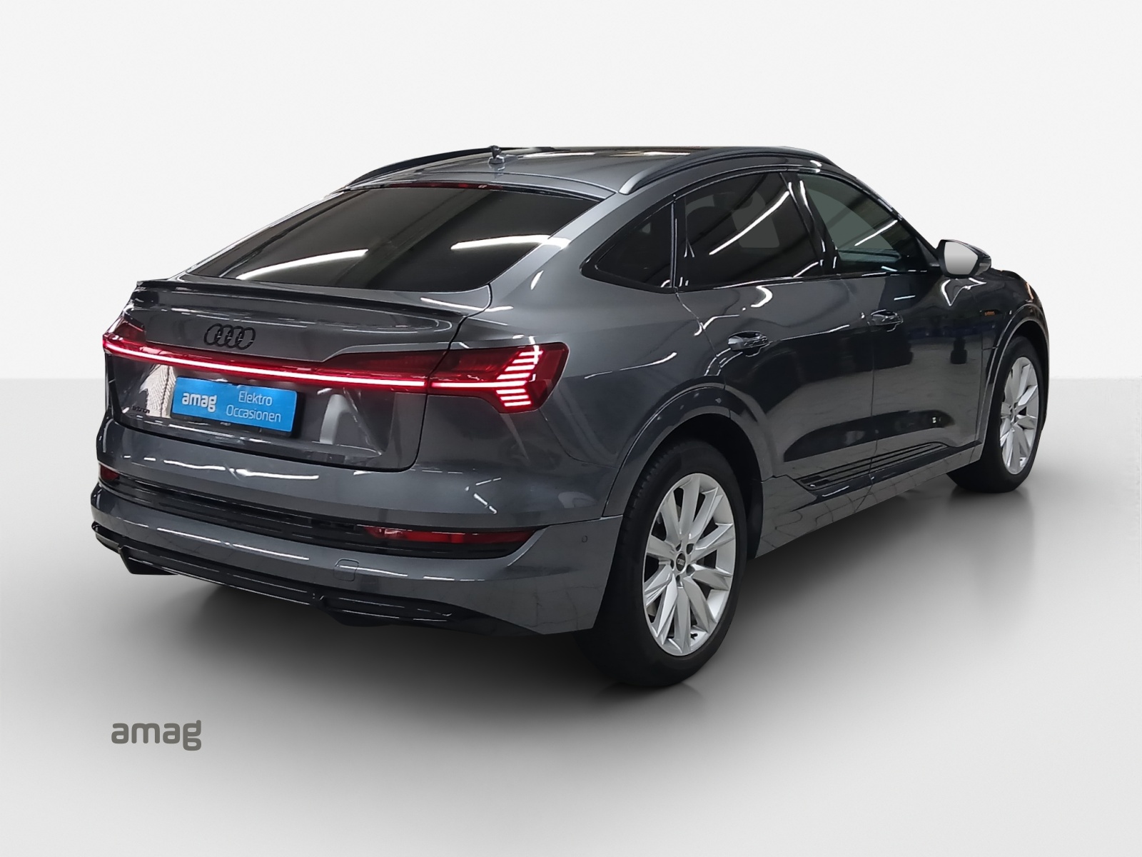 AUDI e-tron 55 Sportback S Line Black Edition quattro-image-4