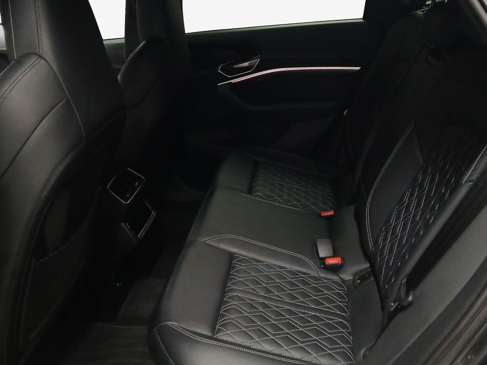AUDI e-tron 55 Sportback S Line Black Edition quattro-image-12