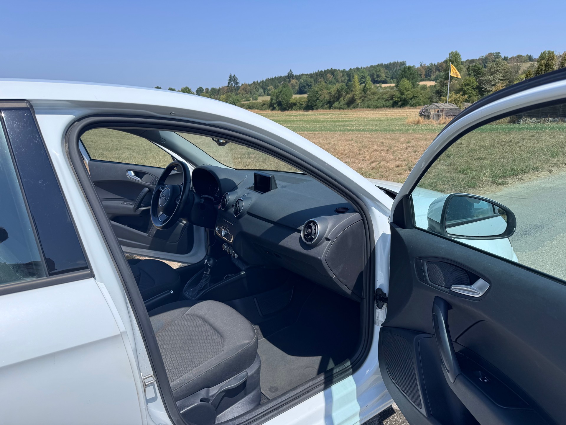 AUDI 1.0 TFSI ultra Design S-Tronic-image-3
