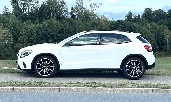 MERCEDES-BENZ GLA 200 Urban 7G-DCT-image-1