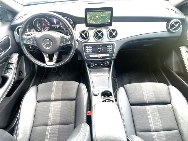 MERCEDES-BENZ GLA 200 Urban 7G-DCT-image-2