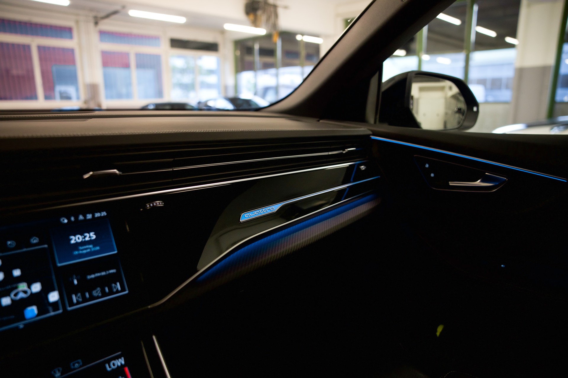 AUDI Q8 SUV 50 TDI quattro tiptronic *CH-FHZ. MIT GRATISSERVICE*-image-34