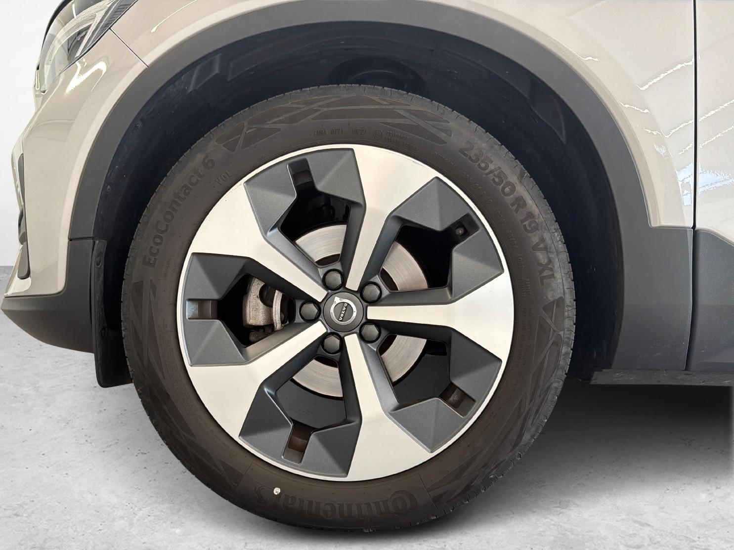 VOLVO XC40 1.5 T2 Core + Ruote invernali incluse-image-12