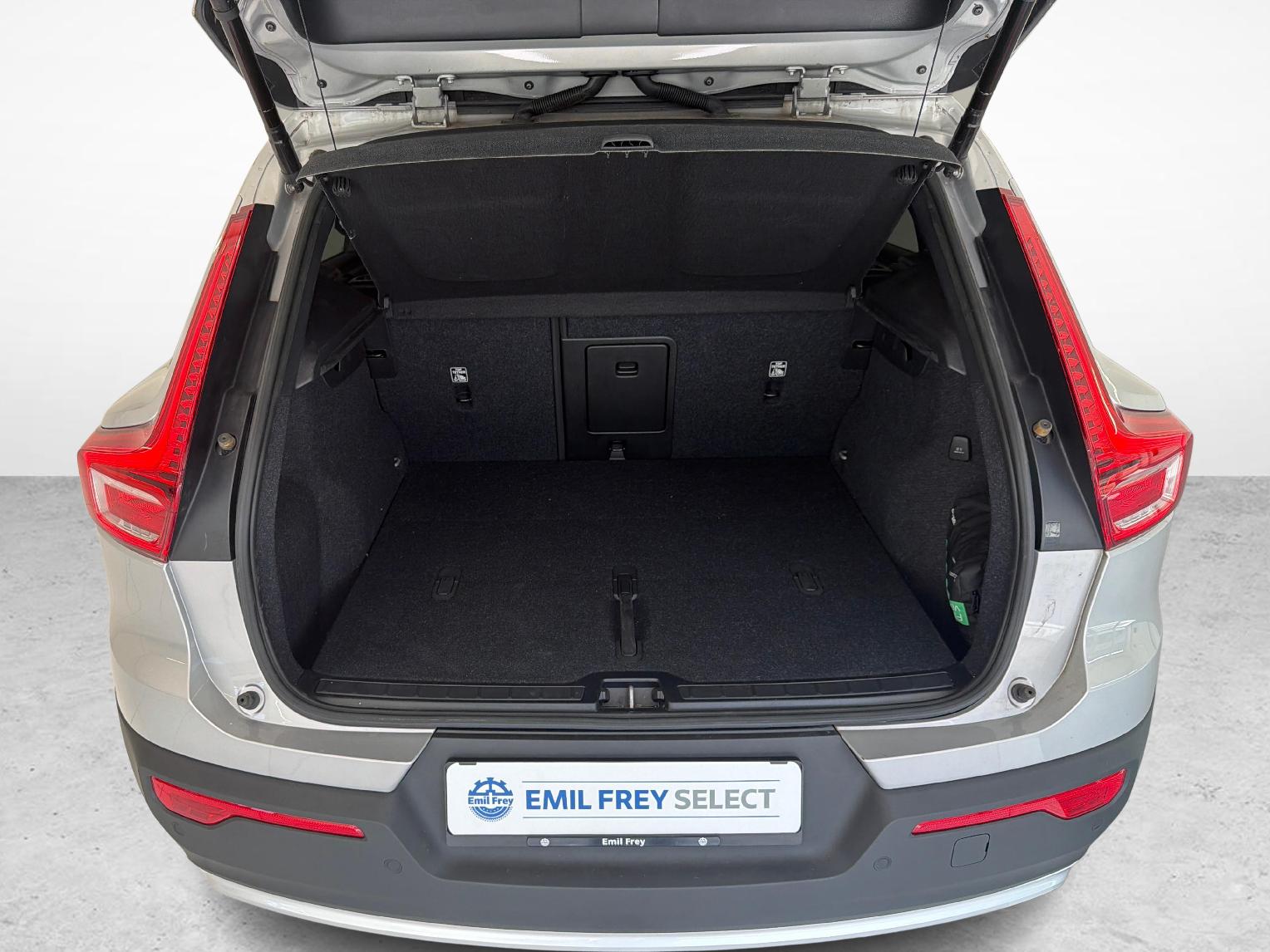 VOLVO XC40 1.5 T2 Core + Ruote invernali incluse-image-11