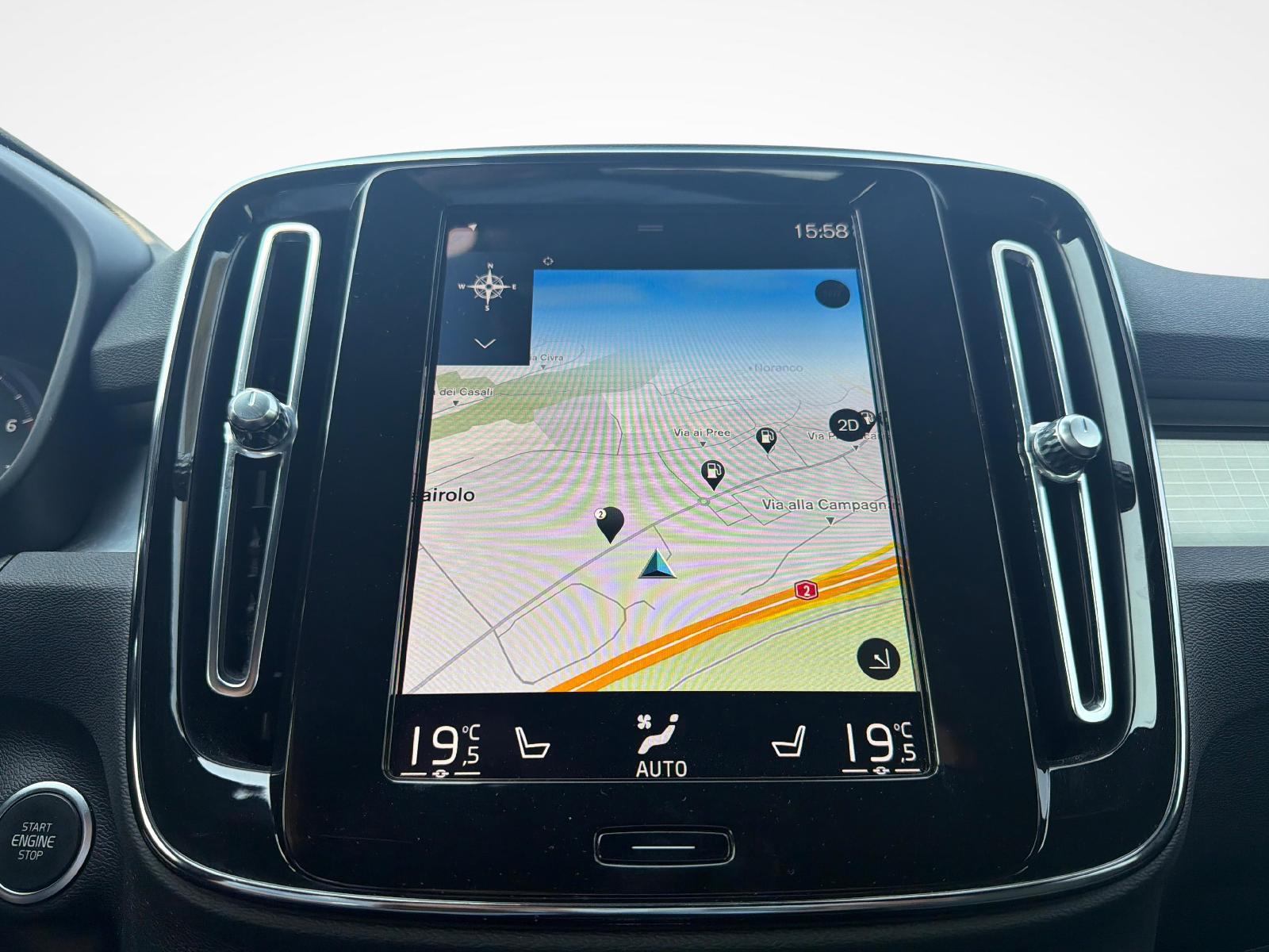 VOLVO XC40 1.5 T2 Core + Ruote invernali incluse-image-14