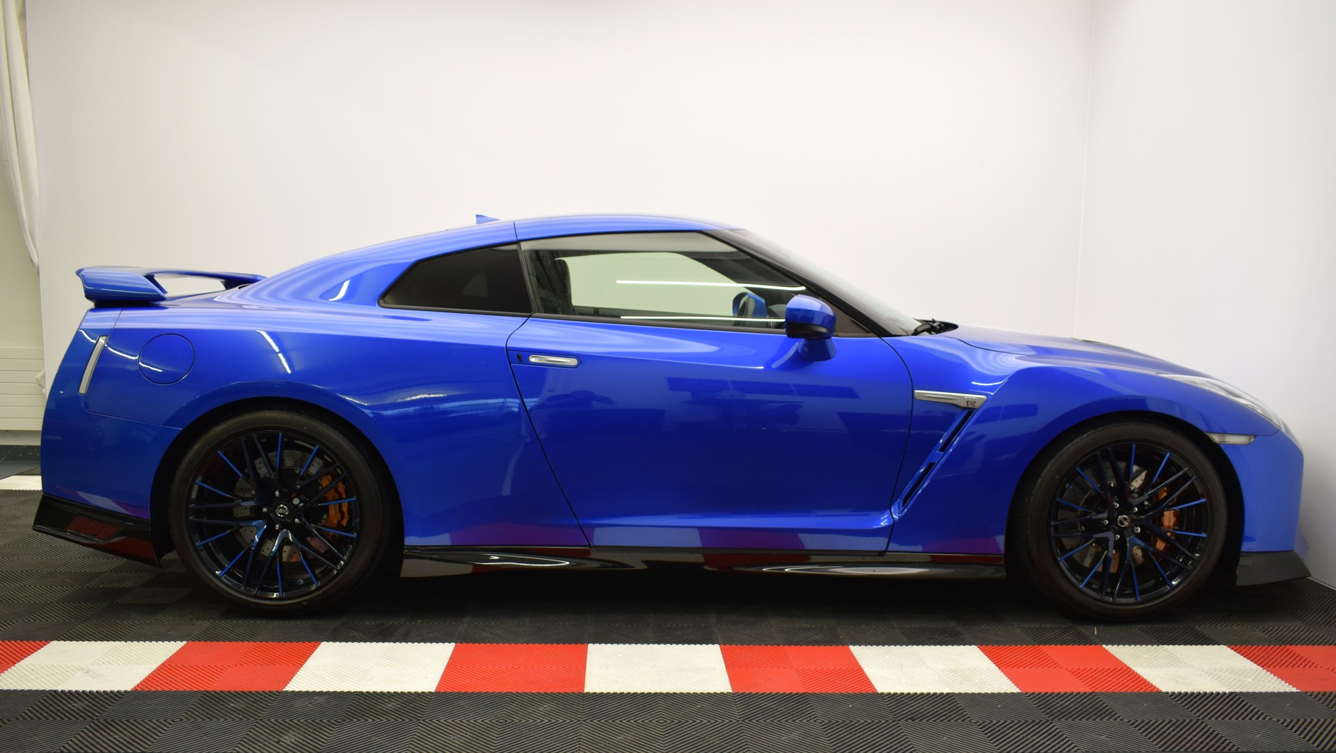 NISSAN GT-R 3.8 V6 Biturbo 50th Anniversary "Bayside Blue"-image-18