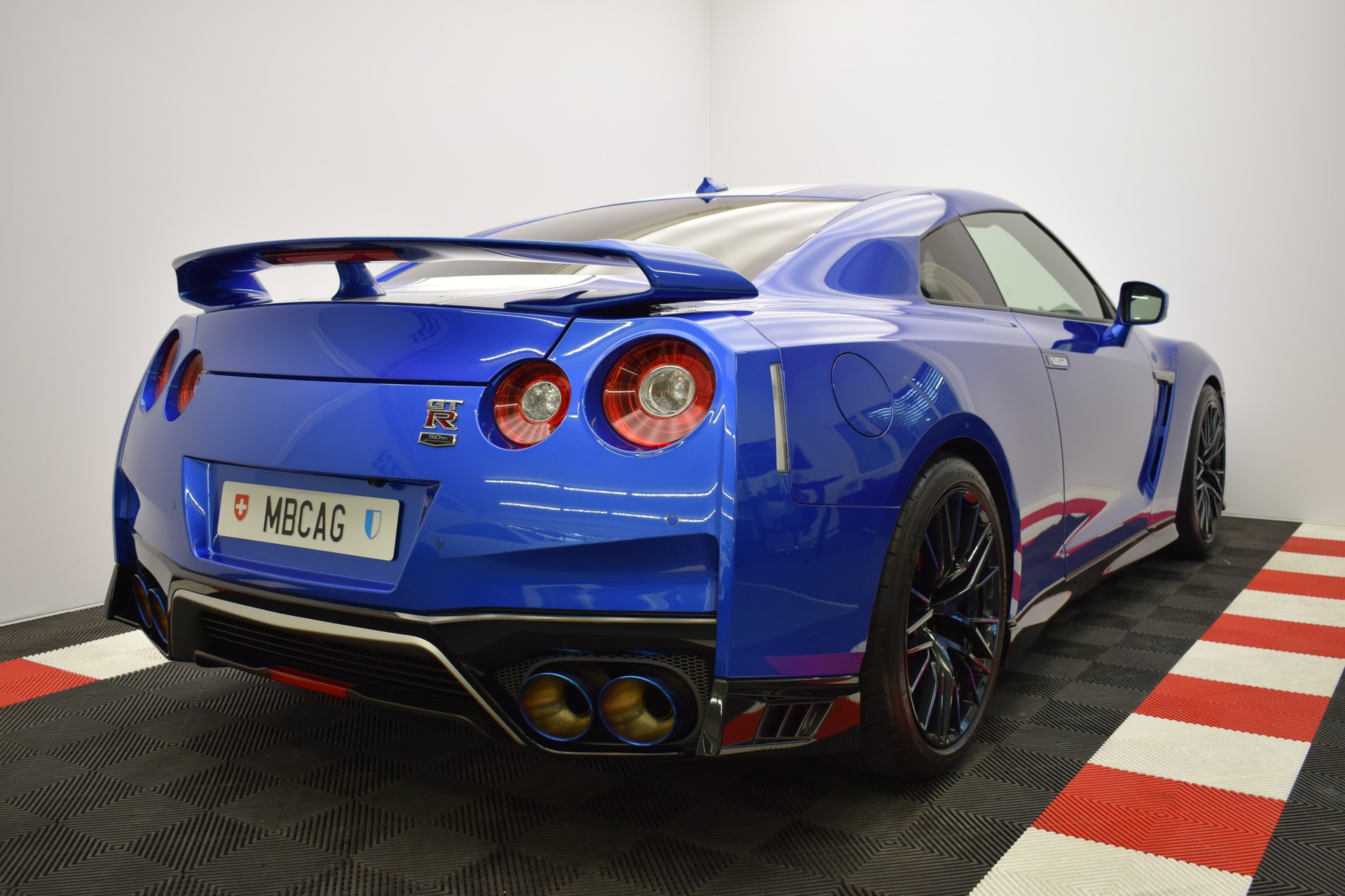 NISSAN GT-R 3.8 V6 Biturbo 50th Anniversary "Bayside Blue"-image-12
